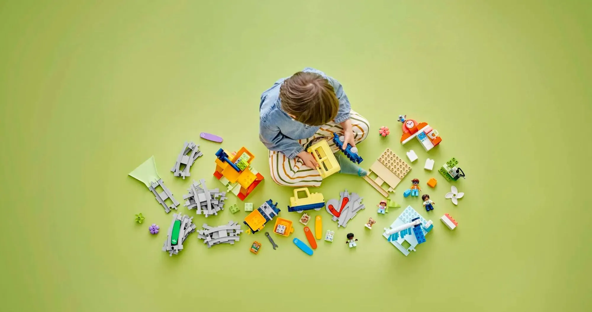 Конструктор LEGO DUPLO Большой интерактивный общественный поезд (10428)
