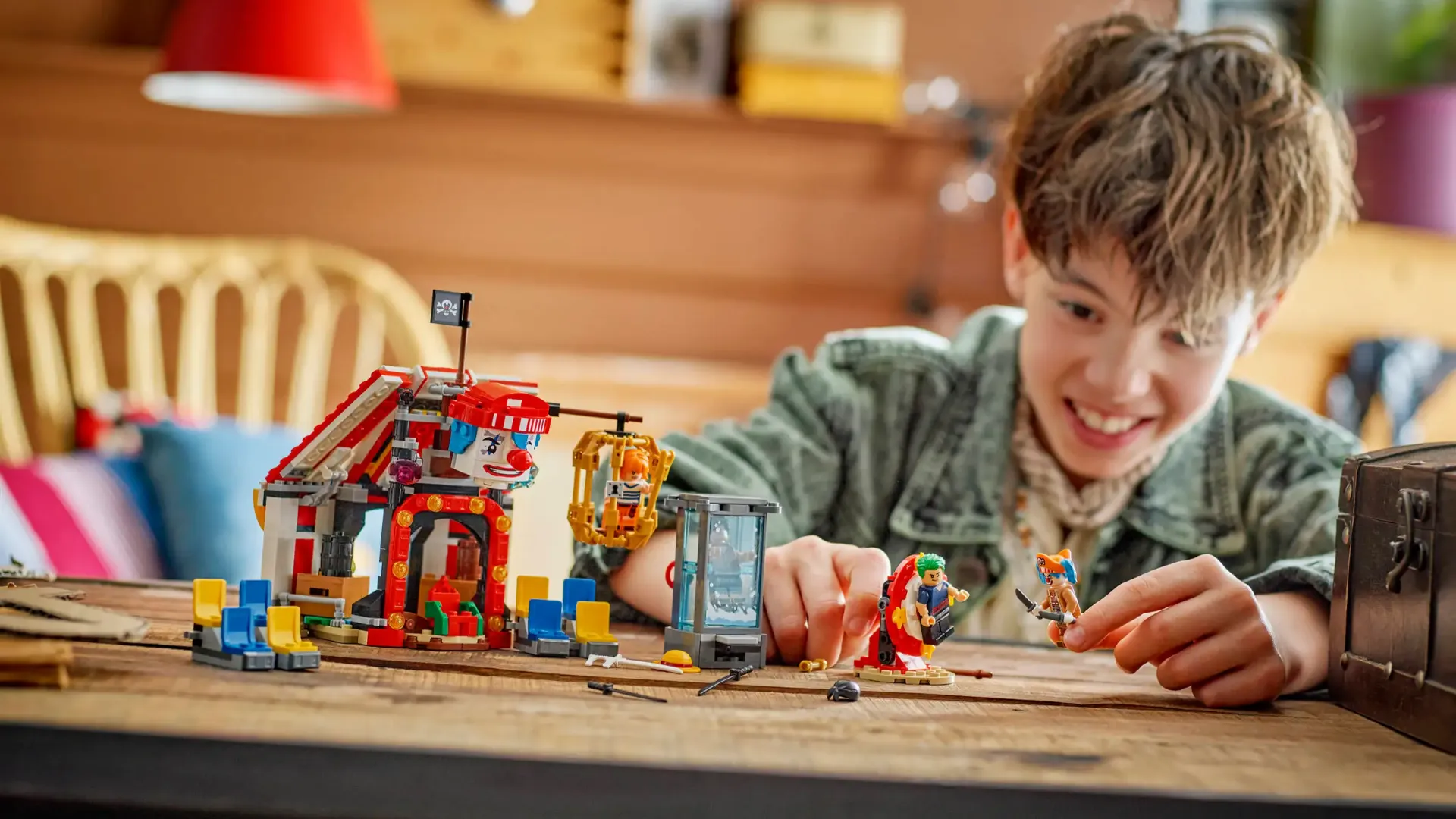 Конструктор LEGO One Piece Цирковий намет клоуна Баґґі (75637)