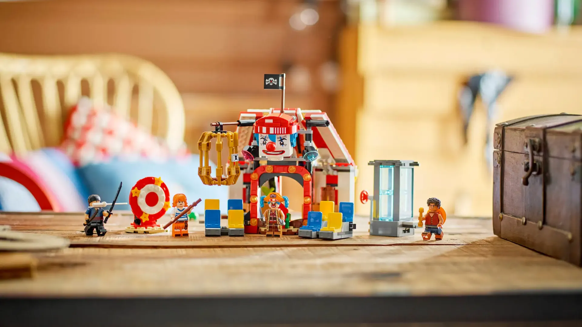 Конструктор LEGO One Piece Цирковий намет клоуна Баґґі (75637)