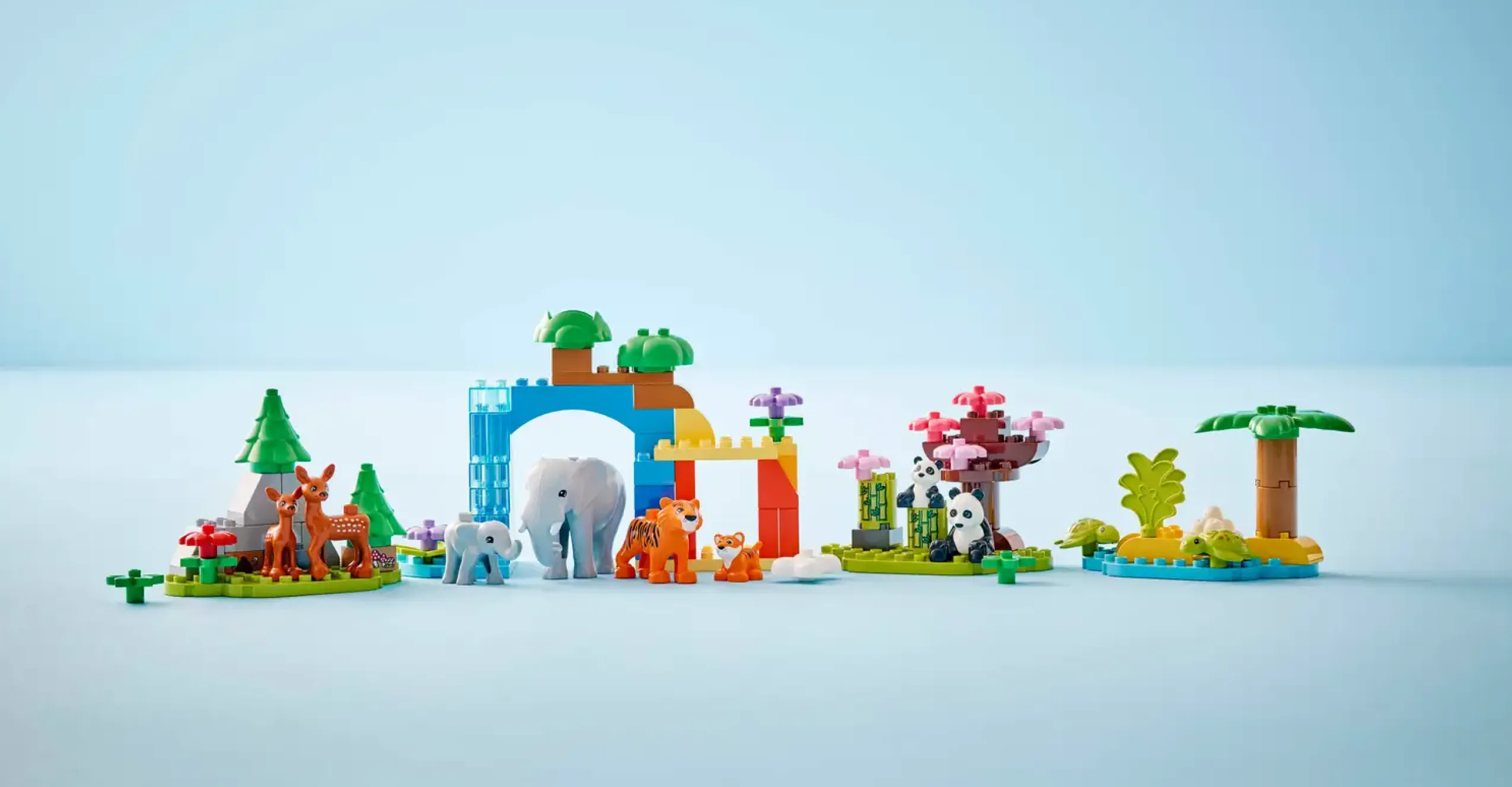 Конструктор LEGO DUPLO Семейства диких животных 3-в-1 (10446)