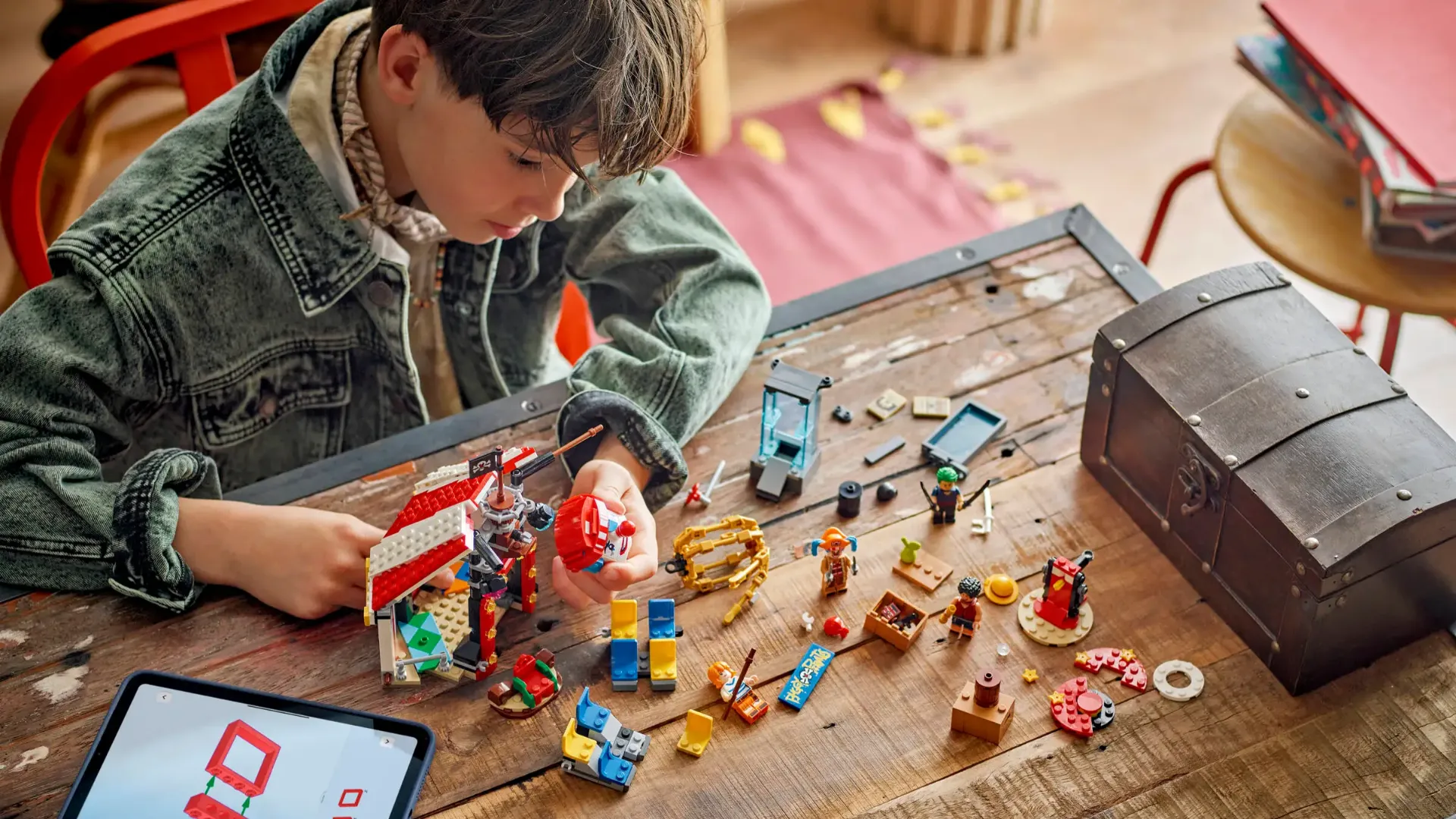Конструктор LEGO One Piece Цирковий намет клоуна Баґґі (75637)