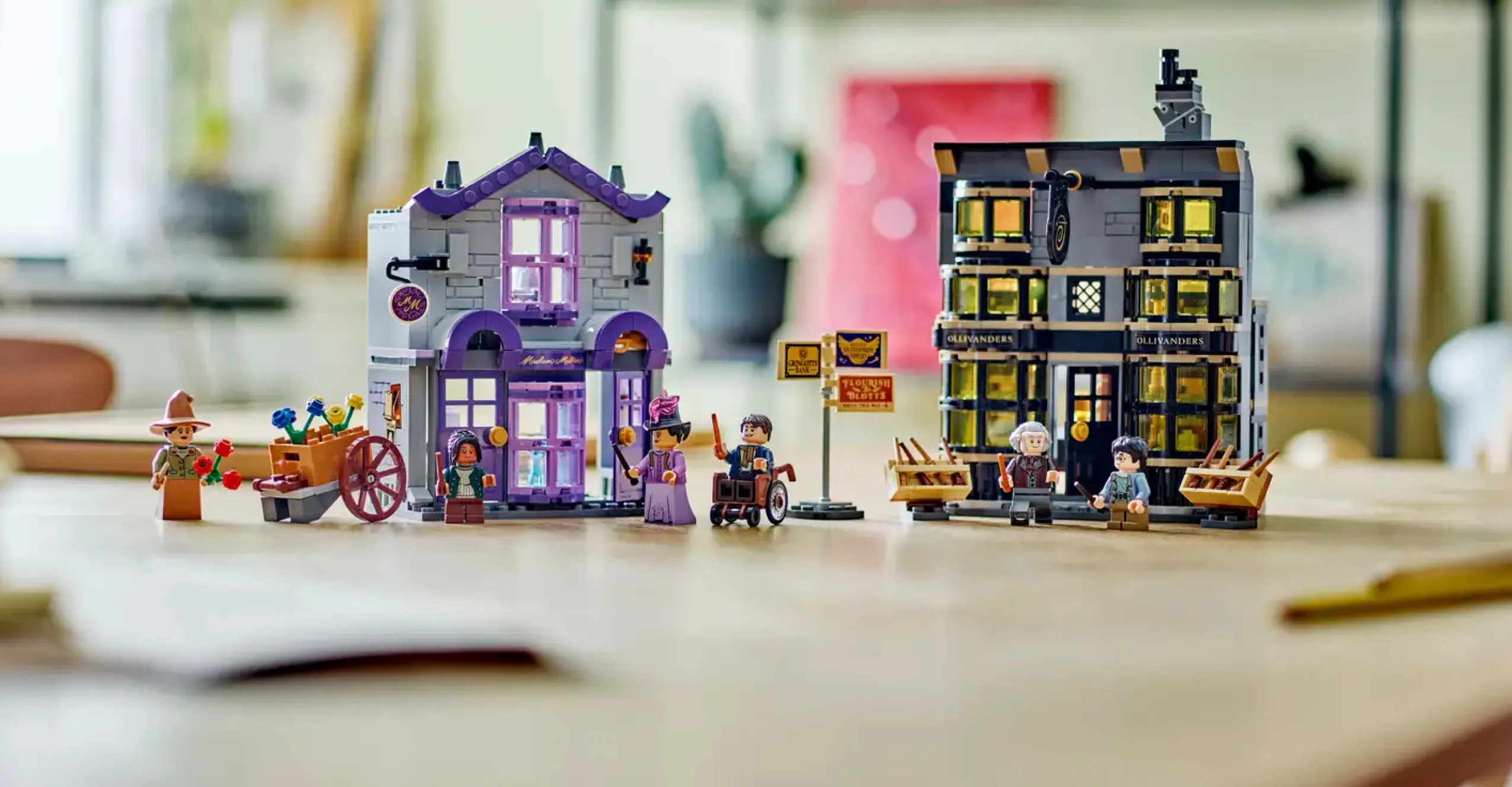 Конструктор LEGO Harry Potter Ollivanders &amp; Madam Malkin's Robes (76439)