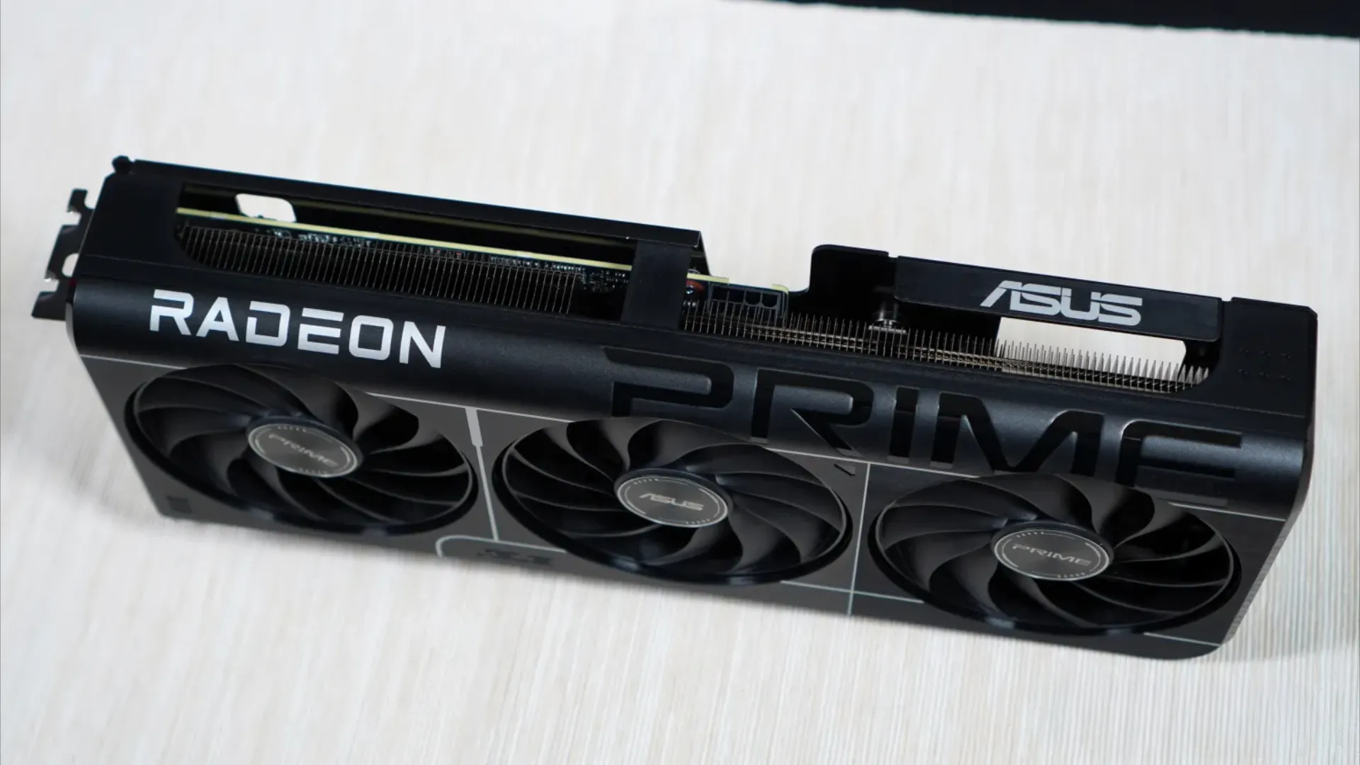 Відеокарта ASUS Radeon RX 9060 XT PRIME 16GB (PRIME-RX9060XT-O16G)