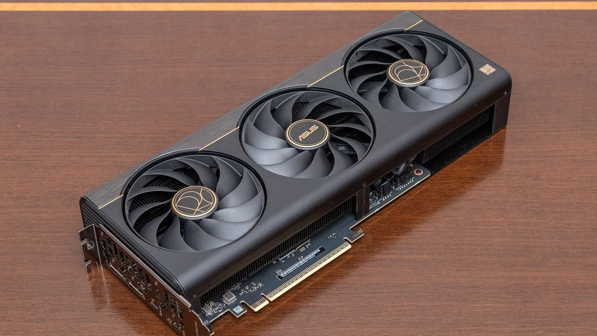 Видеокарта ASUS GeForce RTX 5080 ProArt 16GB (PROART-RTX5080-O16G)