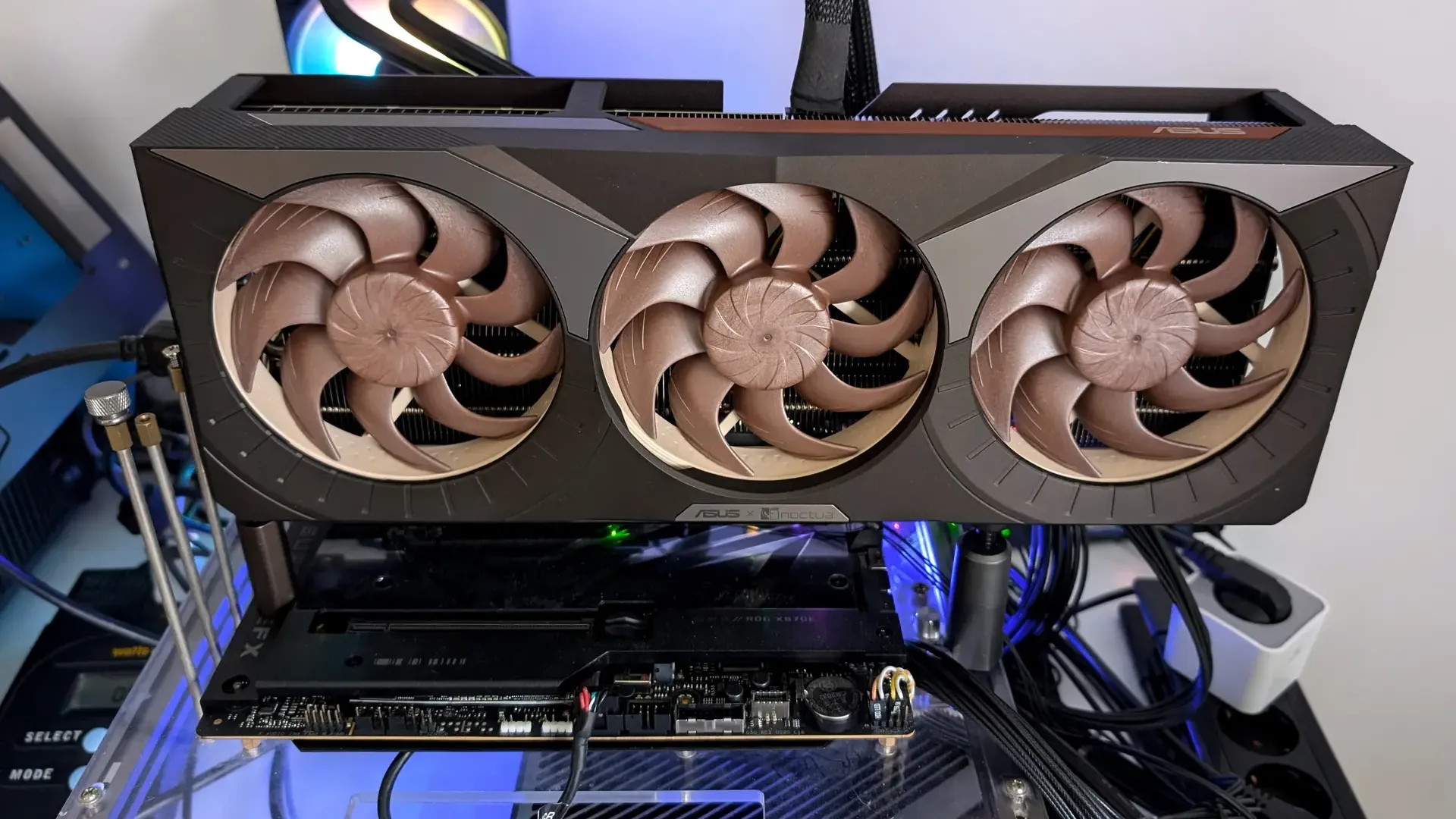 Відеокарта ASUS GeForce RTX 5080 Noctua 16GB (90YV0M32-M0NA00)