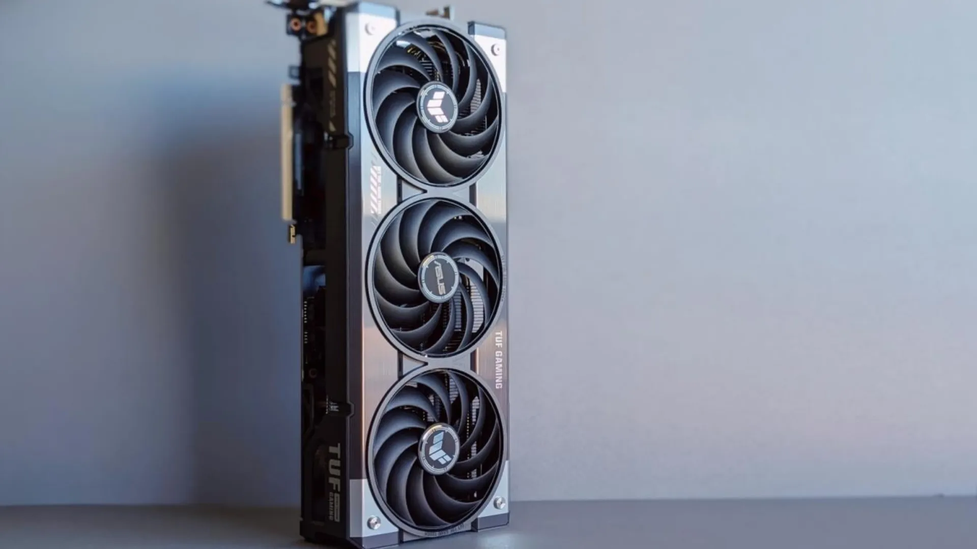 Видеокарта ASUS GeForce RTX 5070 TUF Gaming 12GB (90YV0LZ0-M0NA00)