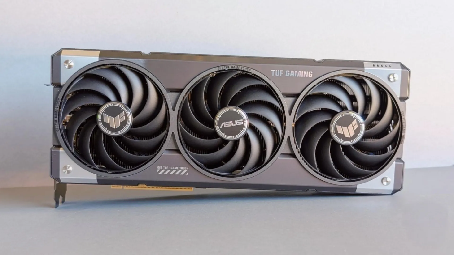 Видеокарта ASUS GeForce RTX 5070 TUF Gaming 12GB (90YV0LZ0-M0NA00)