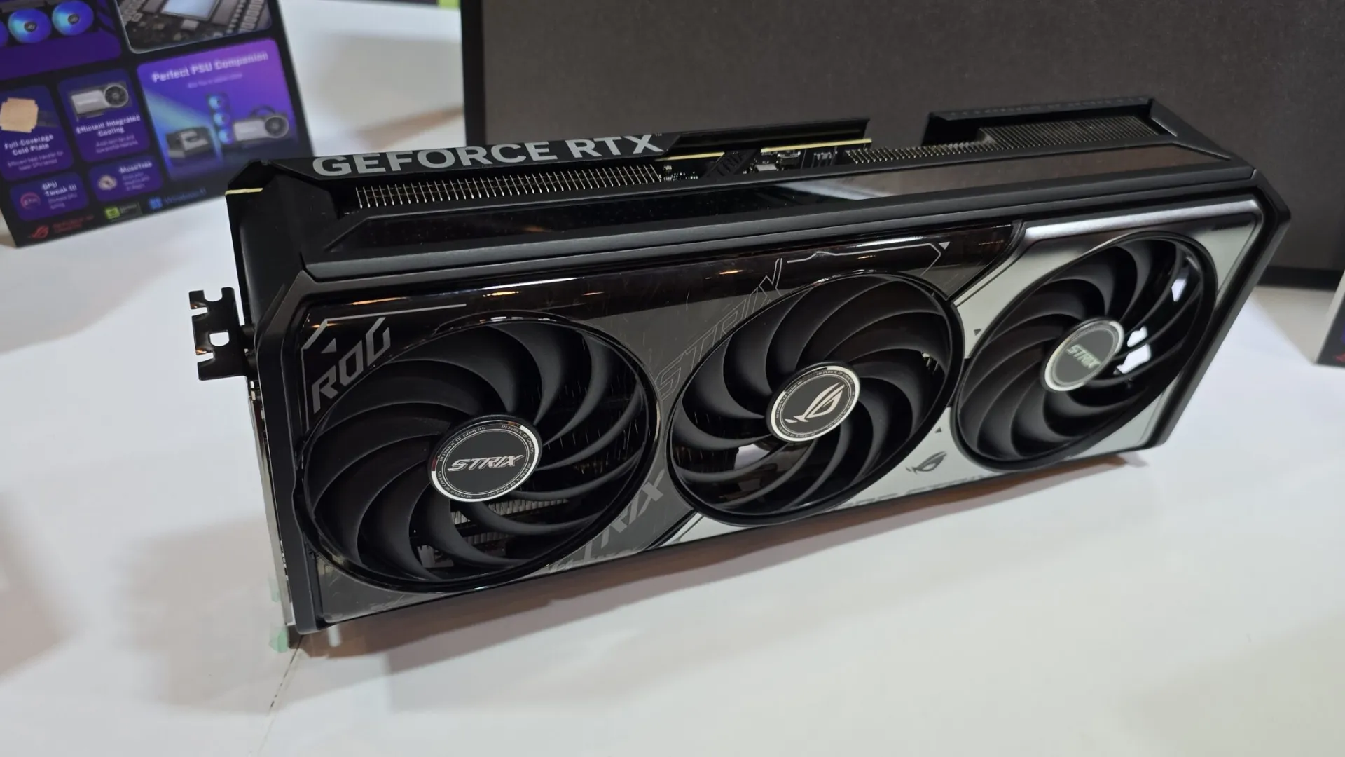 Відеокарта ASUS GeForce RTX 5070 ROG Strix Gaming 12GB (90YV0M80-M0NA00)