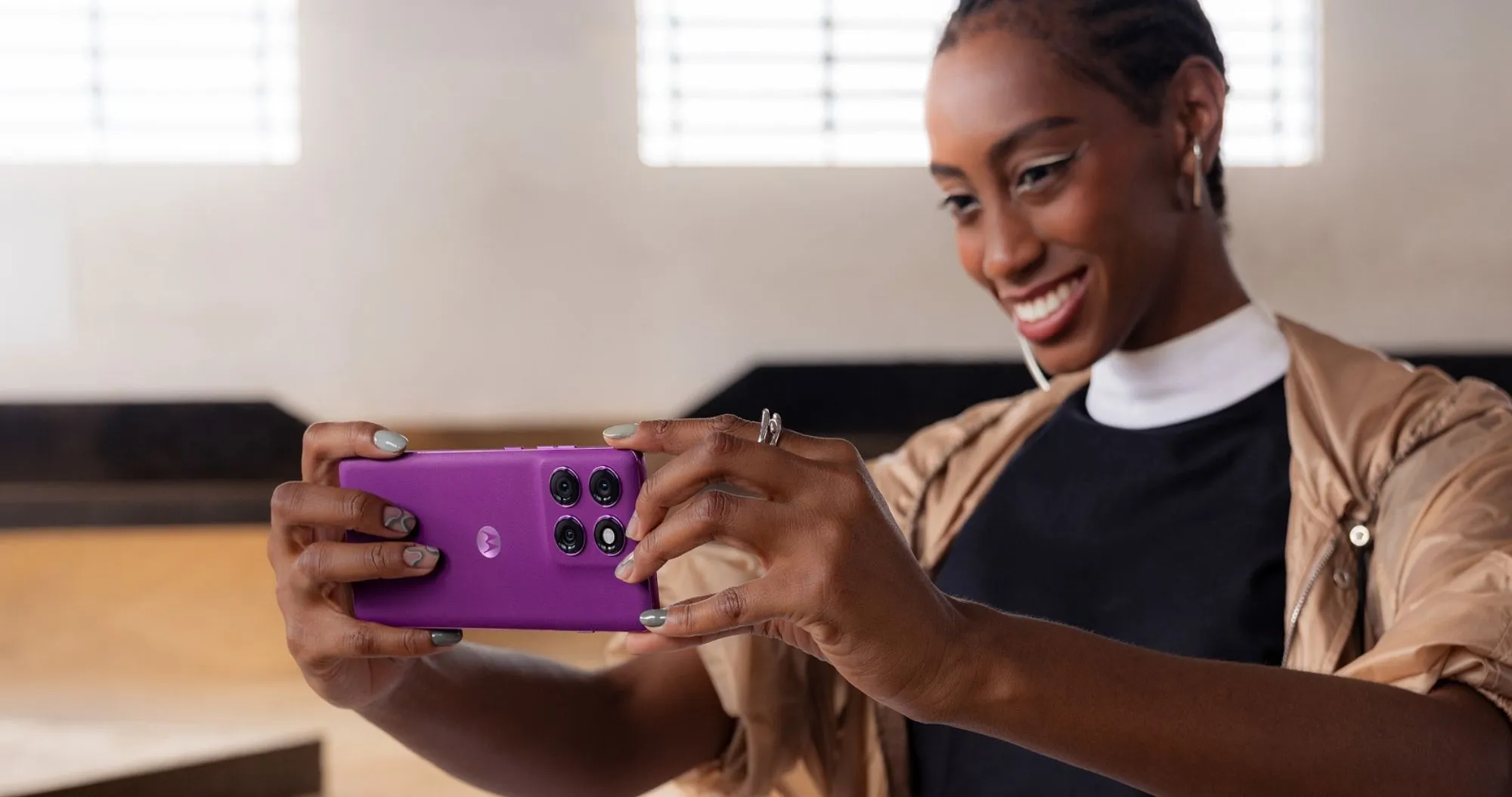 Moto Edge 60 Pro 12/512GB (Dazzling Blue)