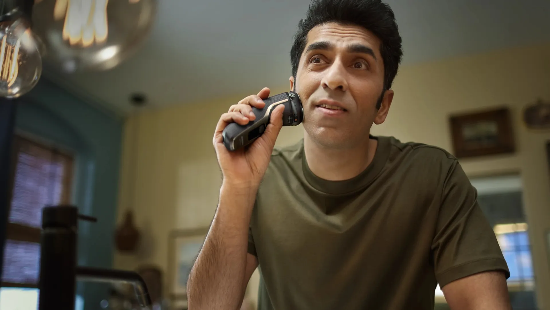 Електрична бритва Philips Series 3000 (Gold)