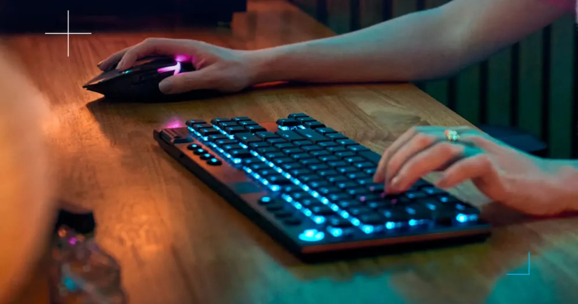 Клавиатура игровая Logitech G915 X Lightspeed TKL GL Linear Switch Wireless (Black) (UA)