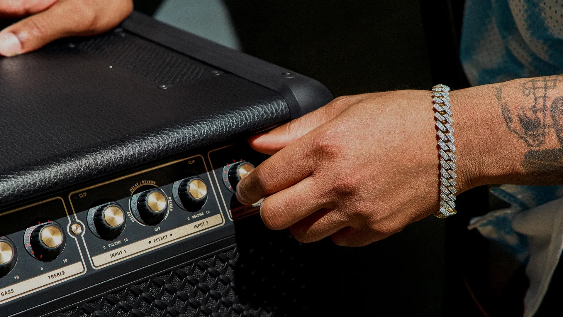 Акустика Marshall Bromley 750 Party Speaker (Black and Brass)