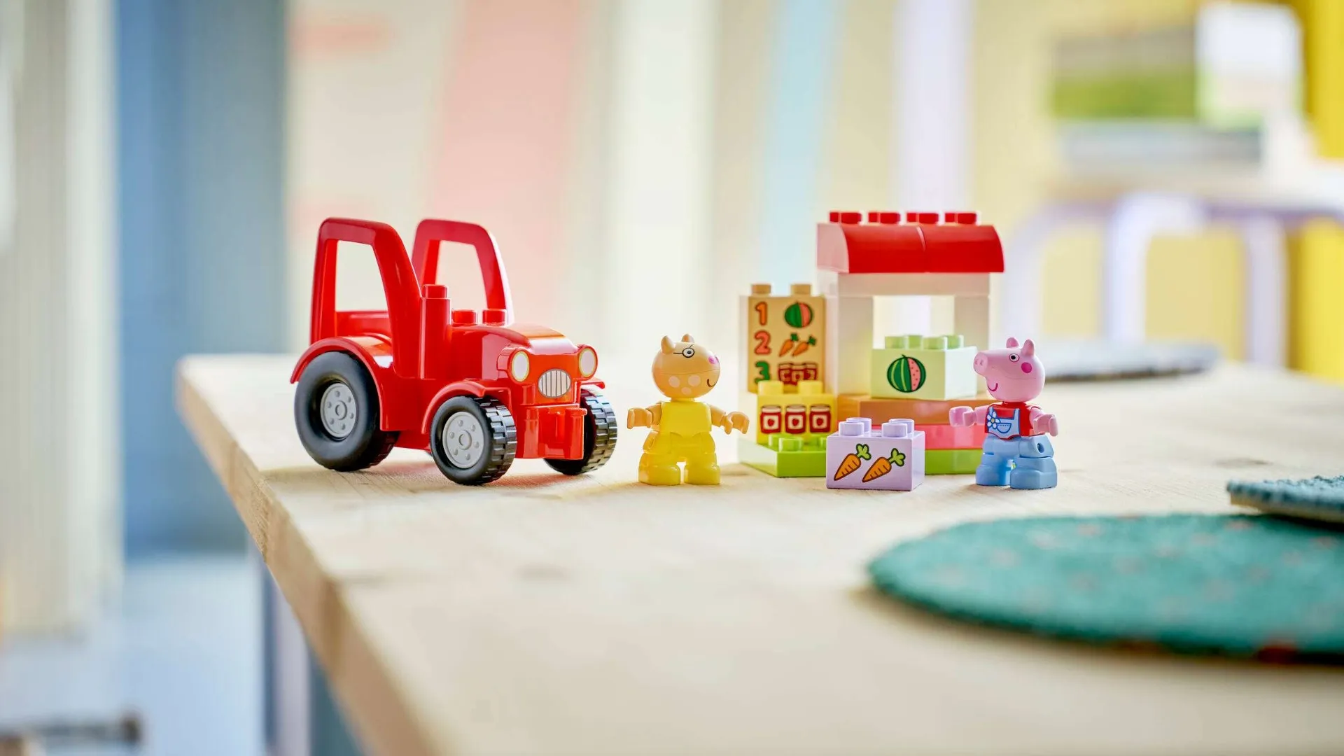 Конструктор LEGO Duplo Трактор и рынок (10468)