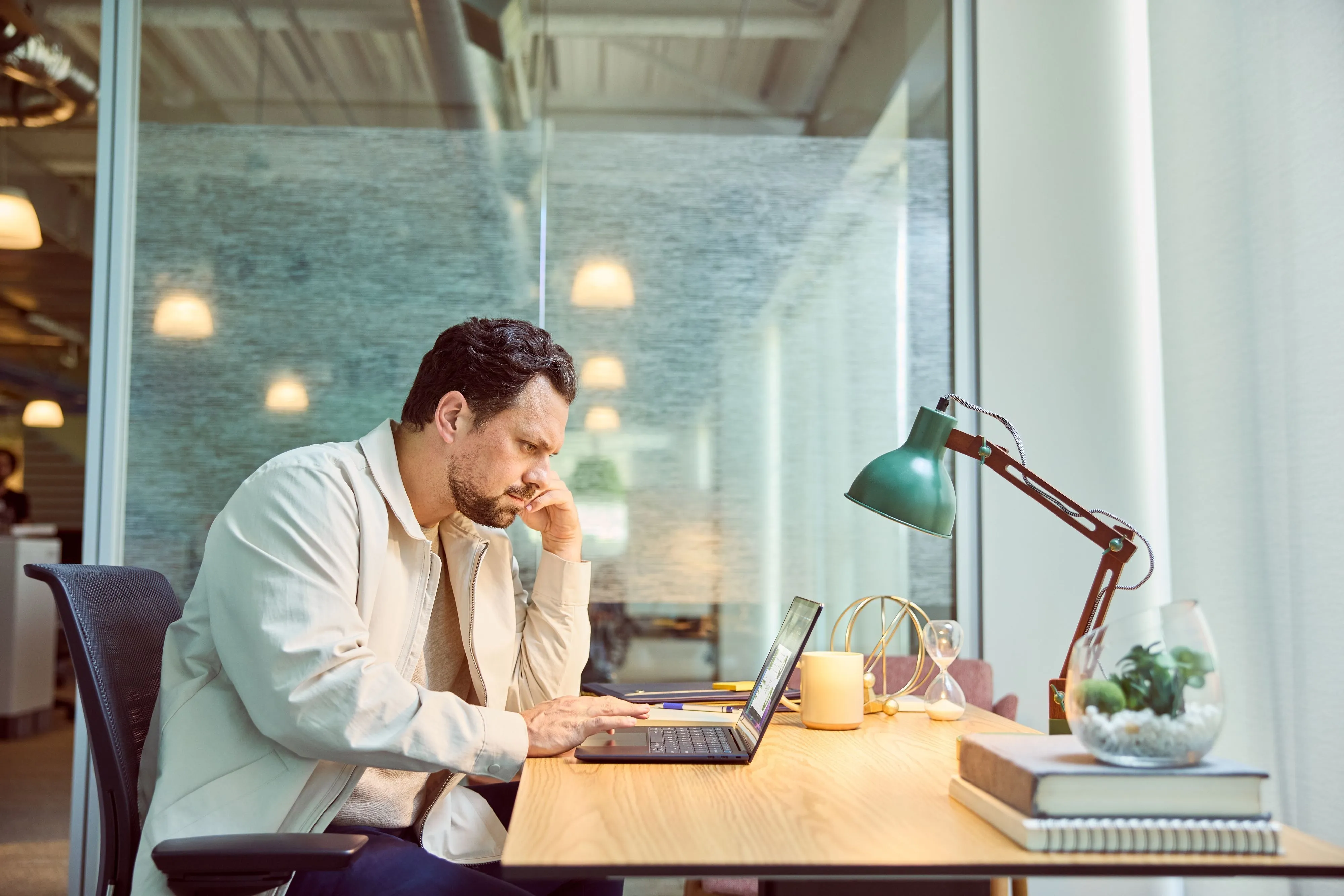 Ноутбук HP EliteBook Ultra G1i 14" (Intel Core Ultra 7/32GB/1TB (SSD)/Intel Arc) (B9ZX21ET) (Standard)