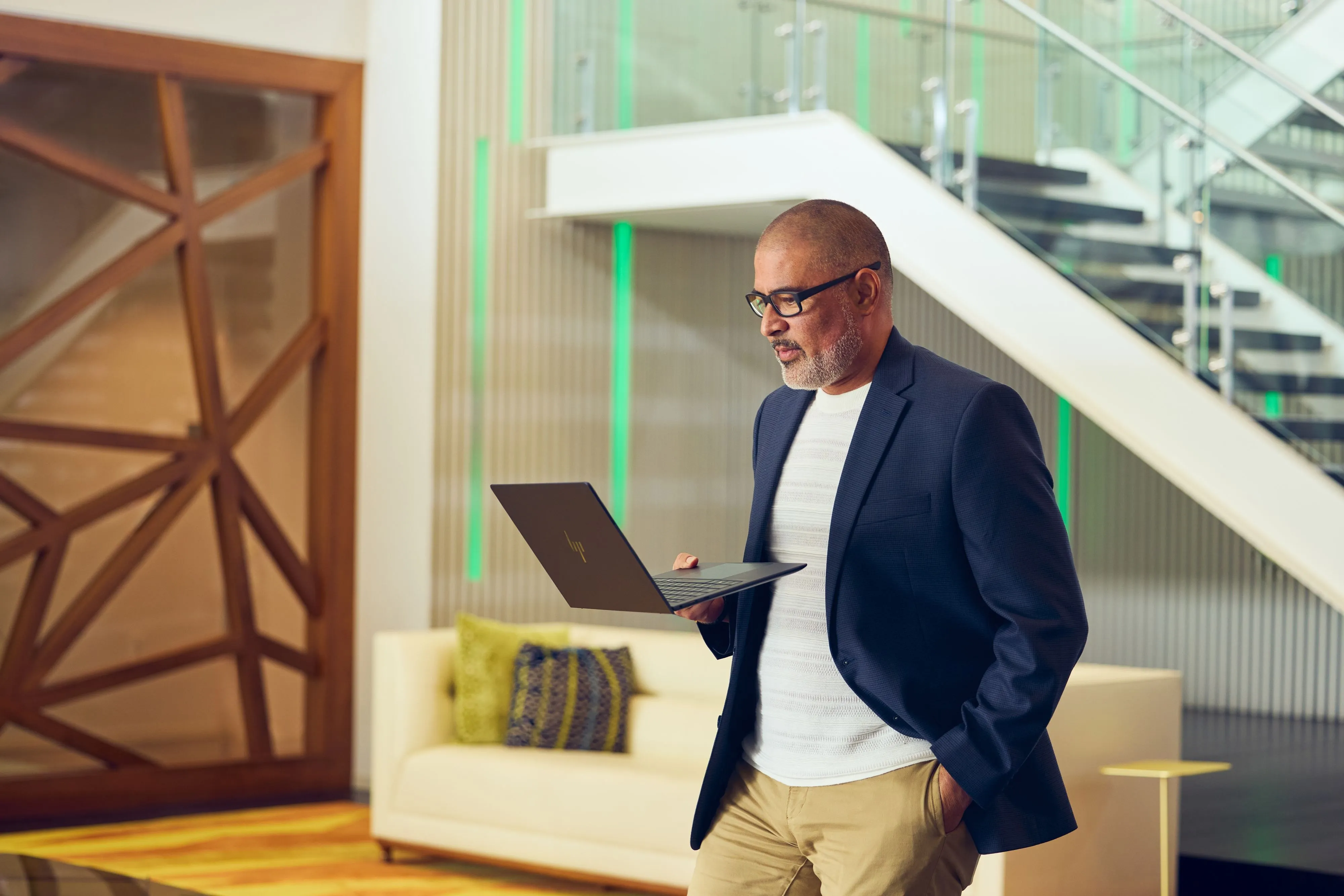 Ноутбук HP EliteBook Ultra G1i 14" (Intel Core Ultra 7/32GB/1TB (SSD)/Intel Arc) (B9ZX21ET) (Standard)