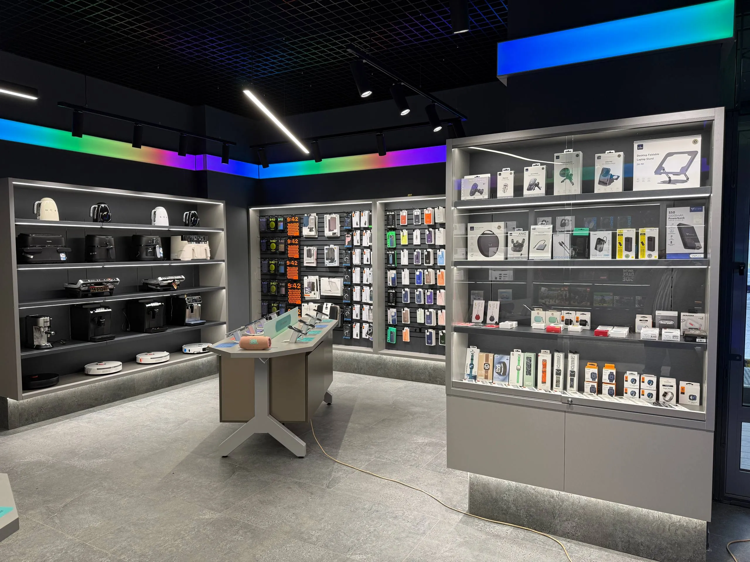 Сеть «Ябко» открыла новый магазин в Днепре в ЦУМе — 131-й в сети