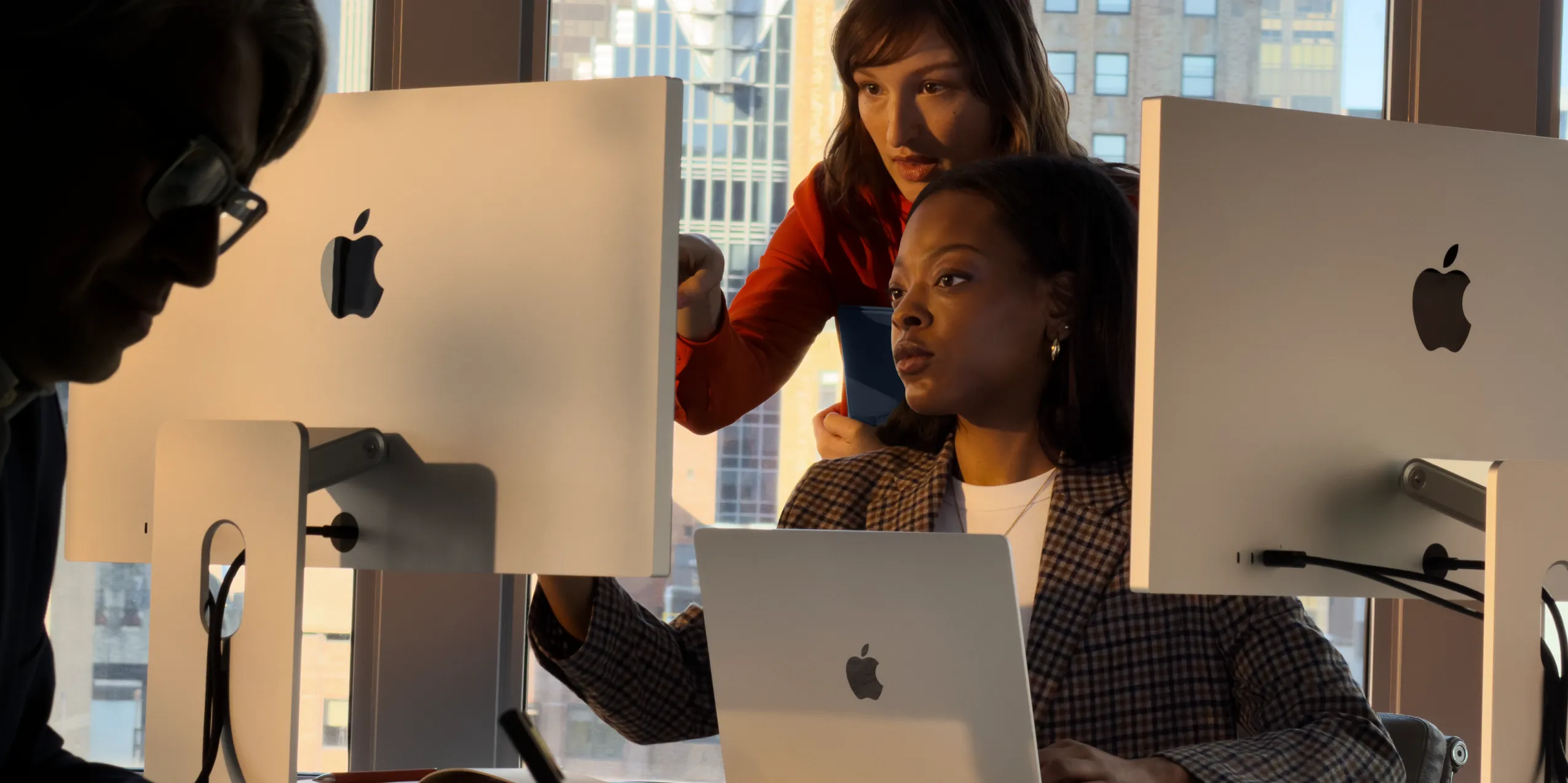 Дисплей Apple Studio Display with Tilt &amp; Height Adjustable Stand (Nano-Texture Glass) (2026)