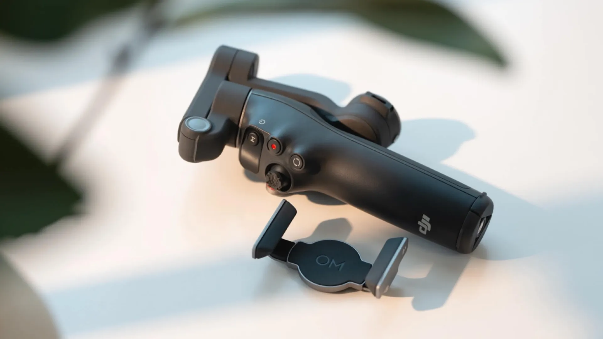 Стабилизатор DJI Osmo Mobile 8 (CP.OS.00000492.01, CP.OS.00000492.03)