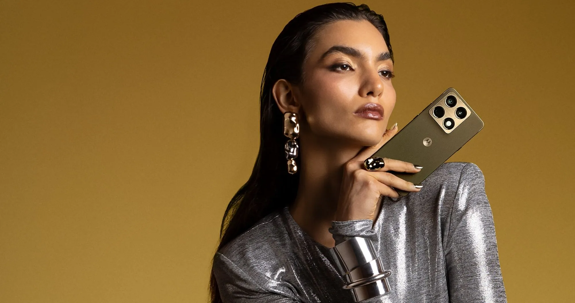 Moto Signature 16/512GB (Pantone Carbon)