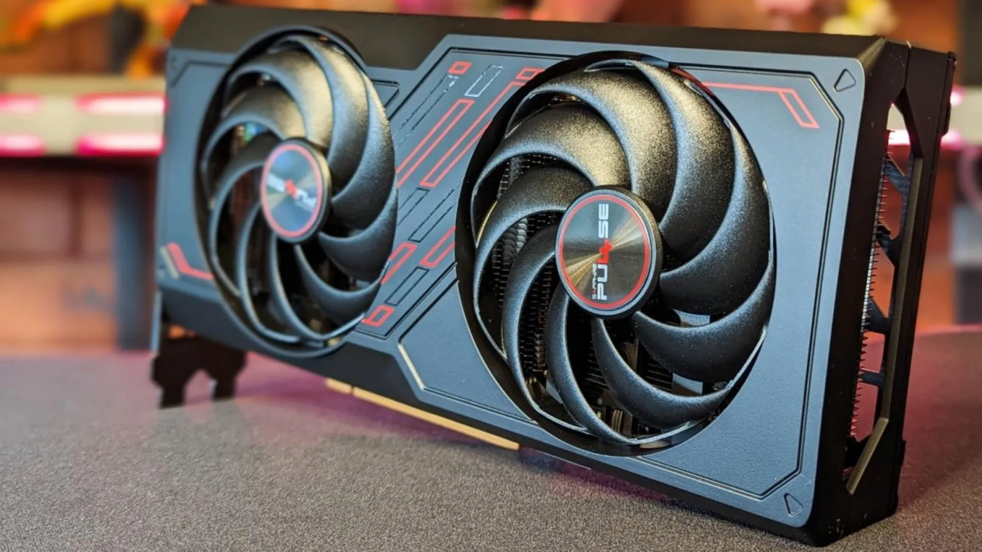 Видеокарта Sapphire Radeon RX 7600 Pulse Gaming 8GB (11324-01-20G)
