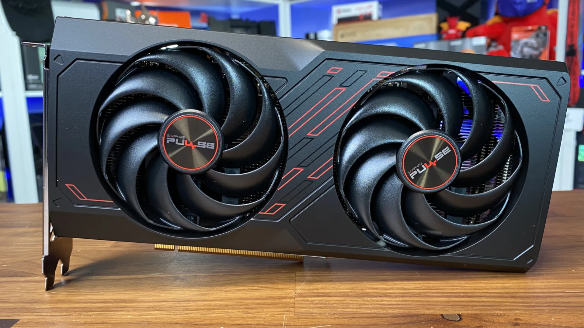 Видеокарта Sapphire Radeon RX 7600 Pulse Gaming 8GB (11324-01-20G)