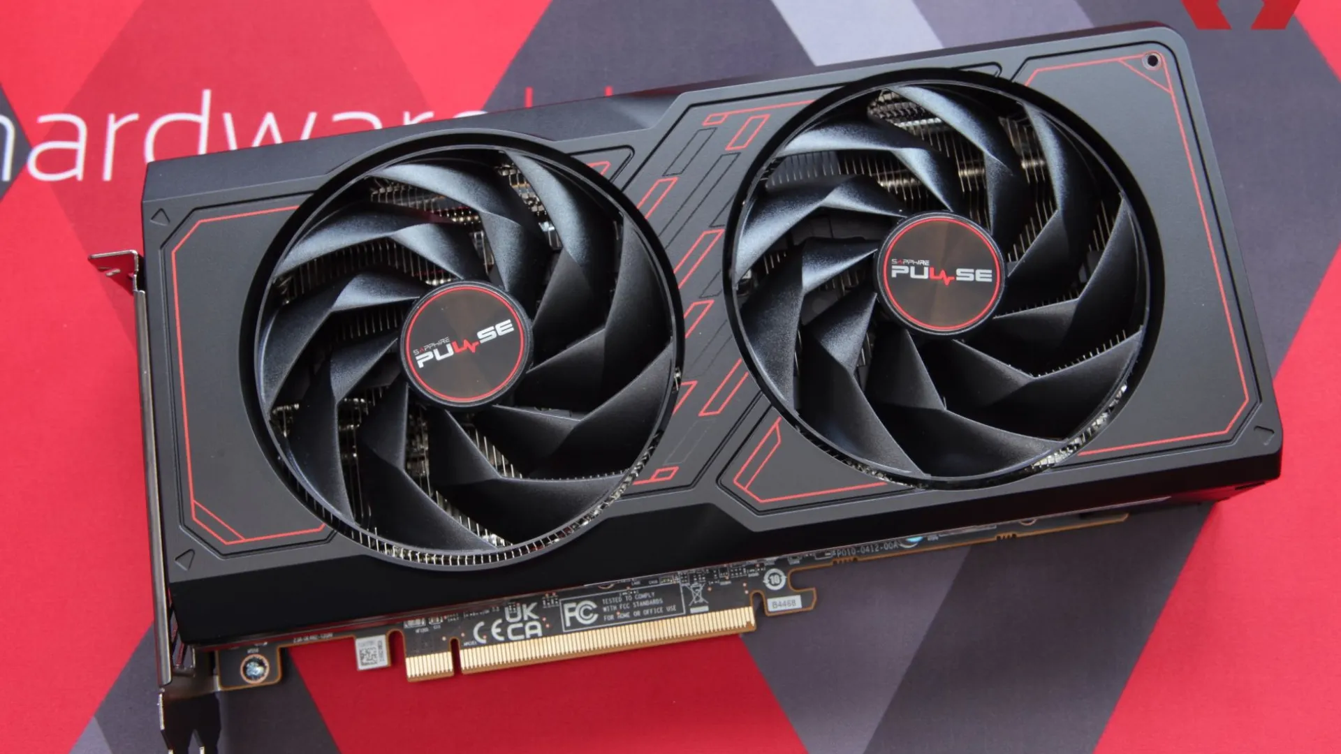 Видеокарта Sapphire Radeon RX 7600 Pulse Gaming 8GB (11324-01-20G)