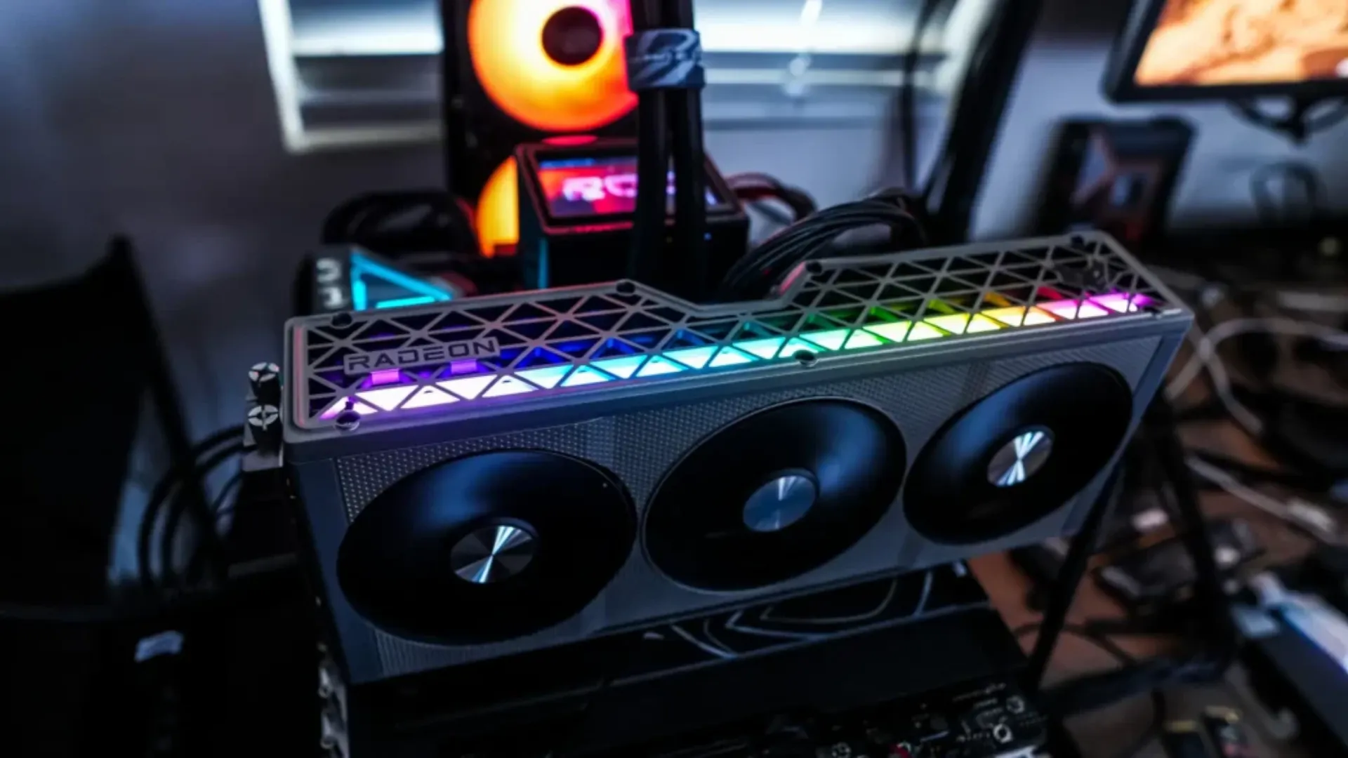 Відеокарта Sapphire Radeon RX 9060 XT Nitro+ Gaming OC 16GB (11350-01-20G)