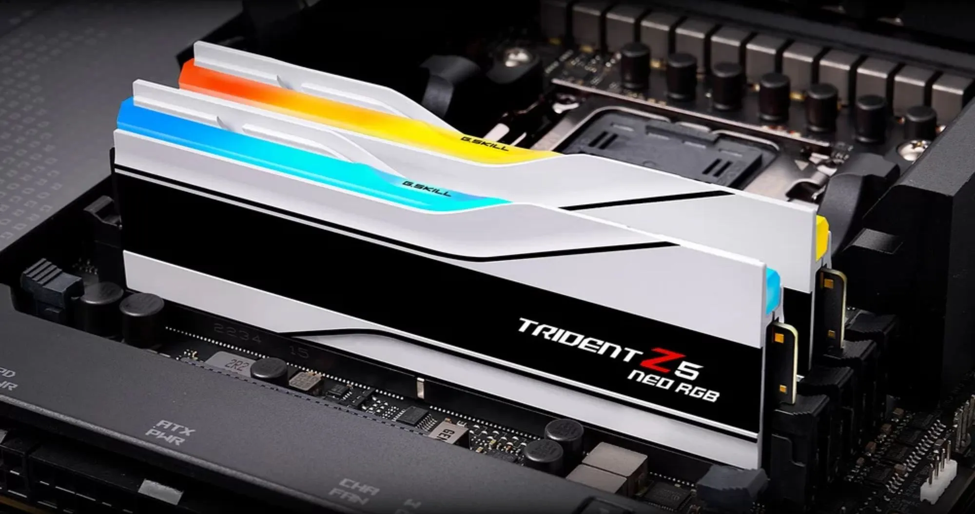 Оперативна памʼять G.Skill Trident Z5 Neo DDR5 32GB 2x16GB 6000MHz (F5-6000J2836G16GX2-TZ5NR)