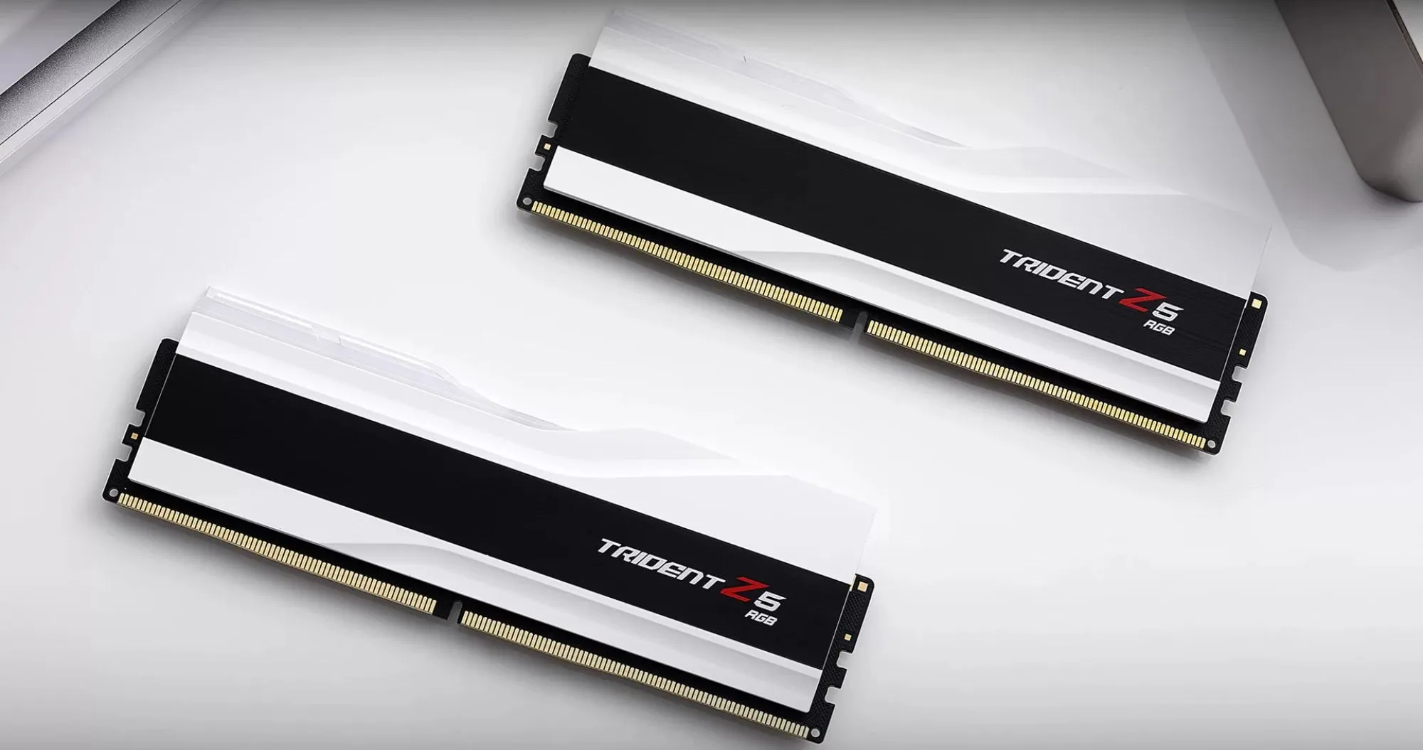 Оперативна памʼять G.Skill Trident Z5 RGB DDR5 32GB 2x16GB 6400MHz (F5-6400J3039G16GX2-TZ5RK)