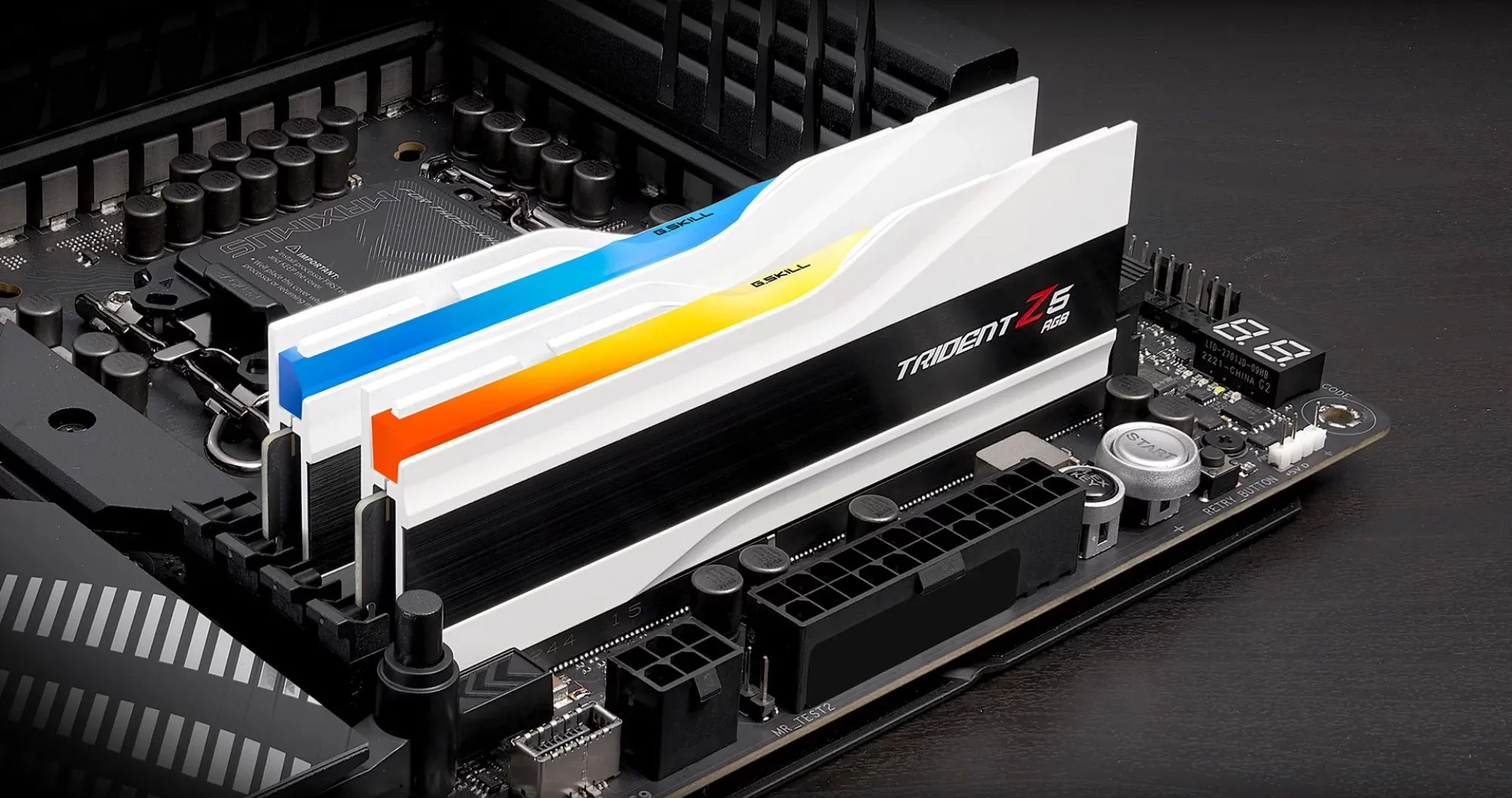 Оперативна памʼять G.Skill Trident Z5 RGB DDR5 32GB 2x16GB 6400MHz (F5-6400J3039G16GX2-TZ5RK)