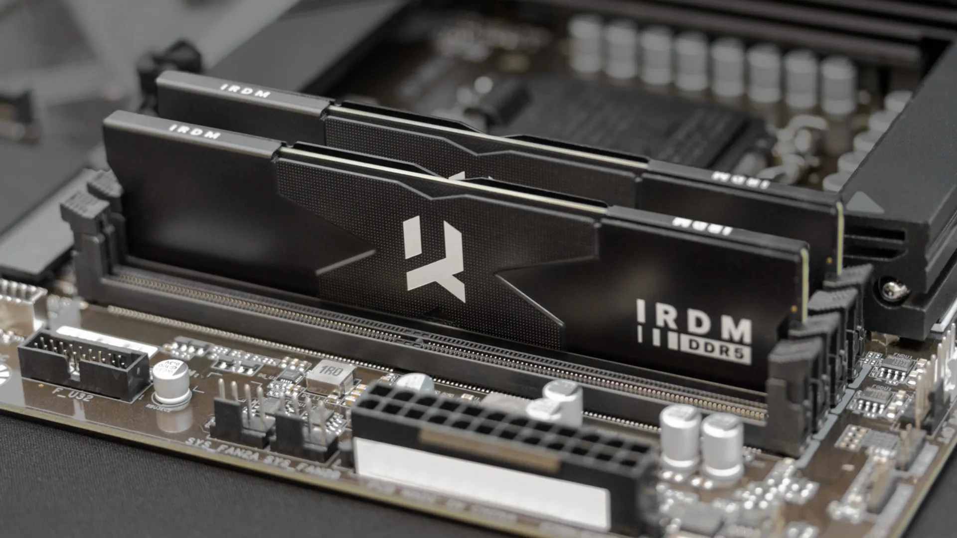 Оперативна памʼять Goodram IRDM Black DDR5 32GB 2x16GB 6000MHz (IR-6000D564L30S/32GDC)
