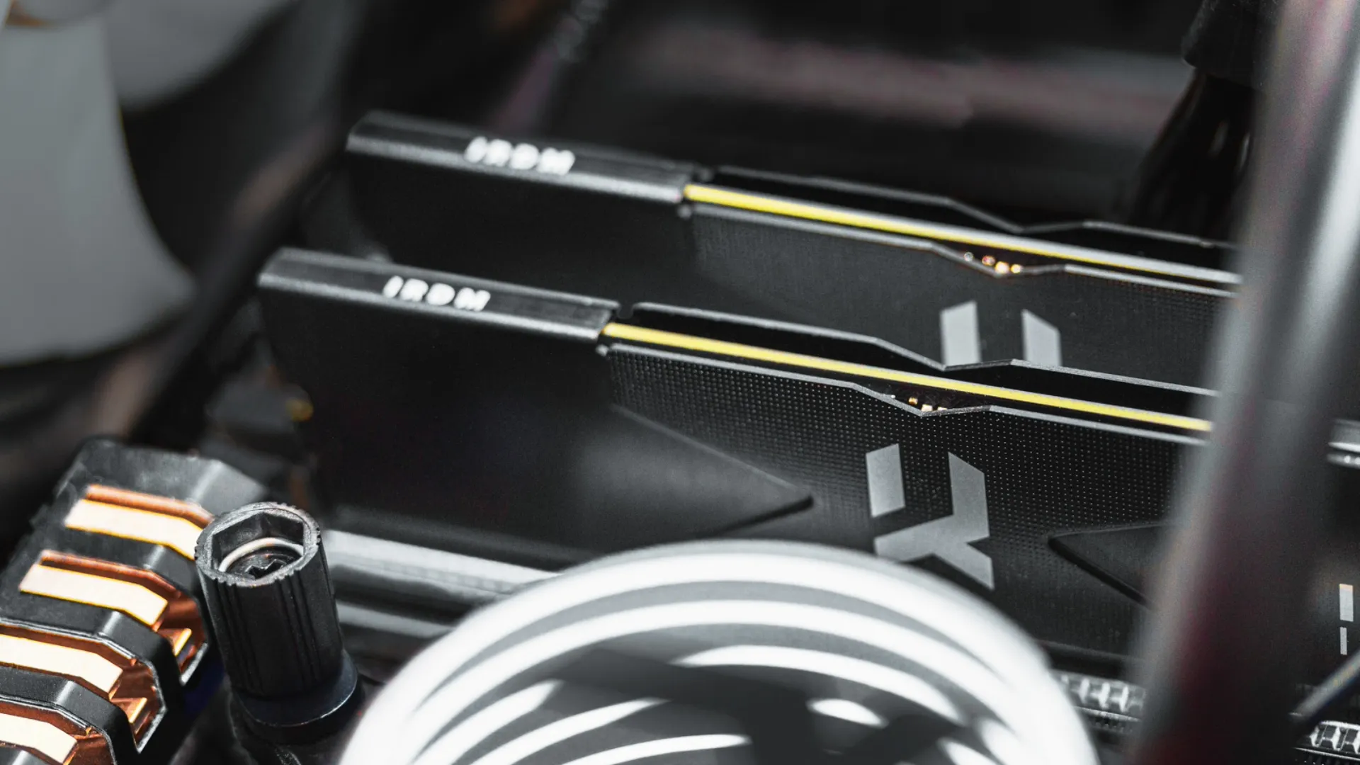 Оперативна памʼять Goodram IRDM Black DDR5 32GB 2x16GB 6000MHz (IR-6000D564L30S/32GDC)