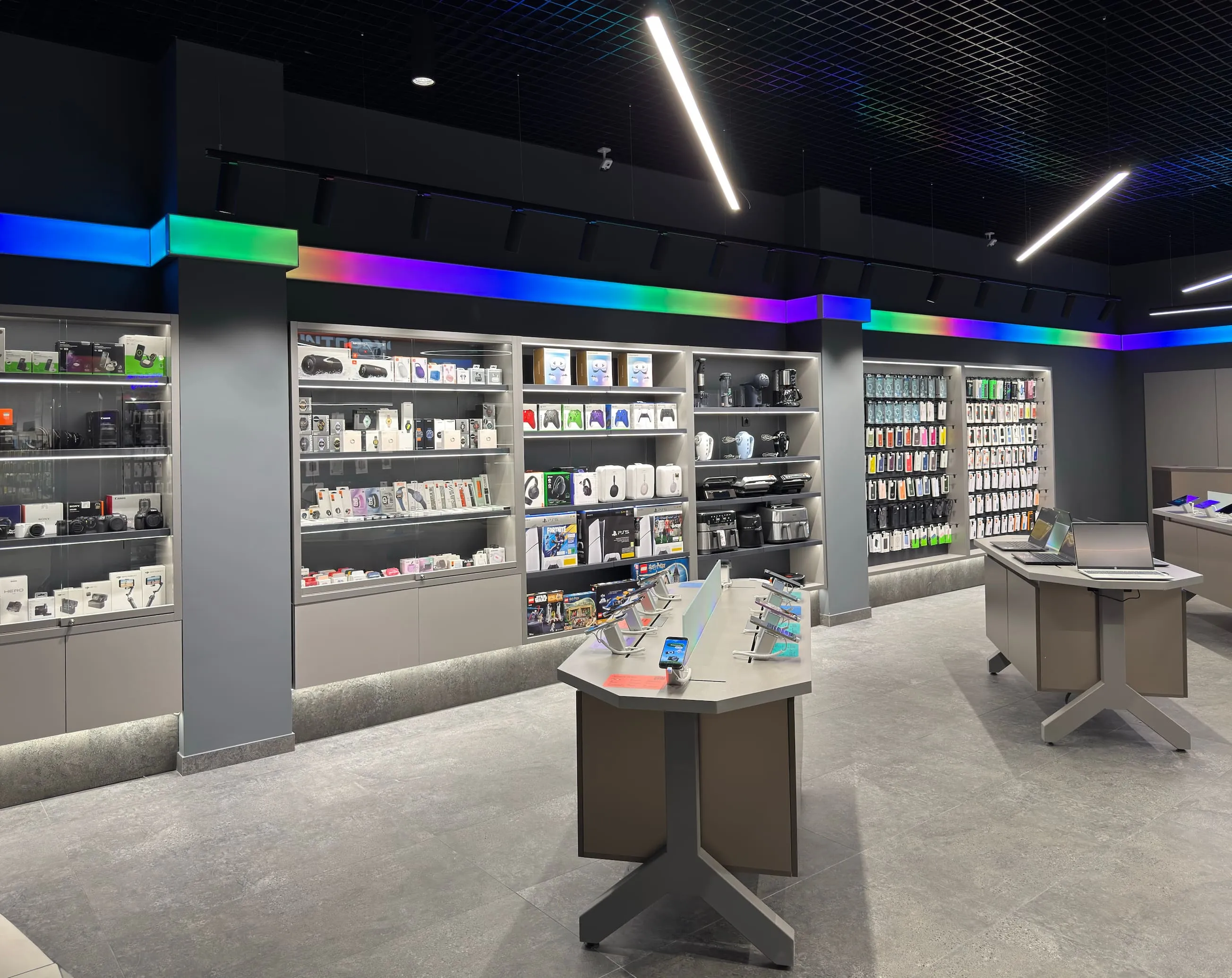 Мережа «Ябко» відкрила 16-й магазин у Києві в ТЦ XIT Mall