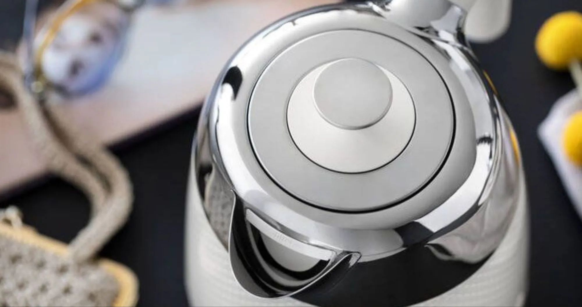 Электрочайник DeLonghi KBL 2001 W (Luminosa)