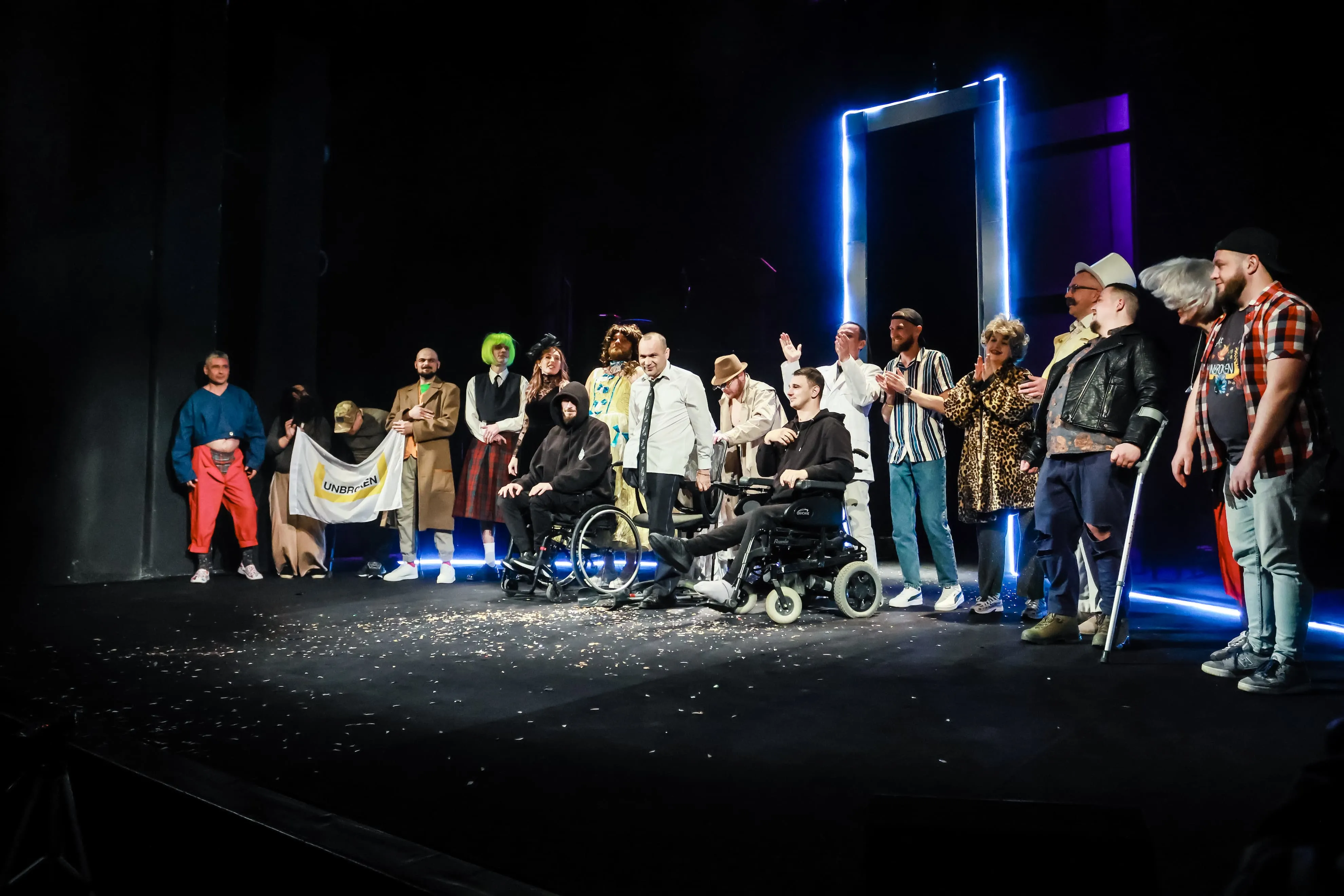 Від реабілітації до сцени: мережа Ябко підтримала створення вистави ветеранів «Директор ліфта»