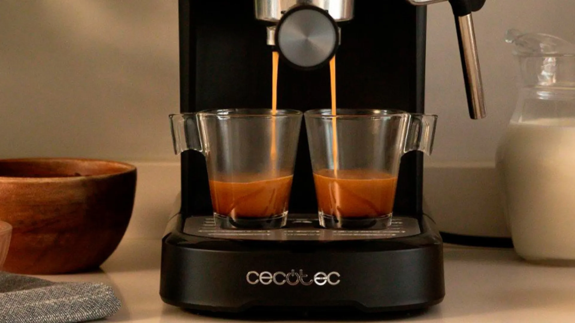 Кавомашина ріжкова Cecotec Power Espresso 20 Pecan Pro (Black)