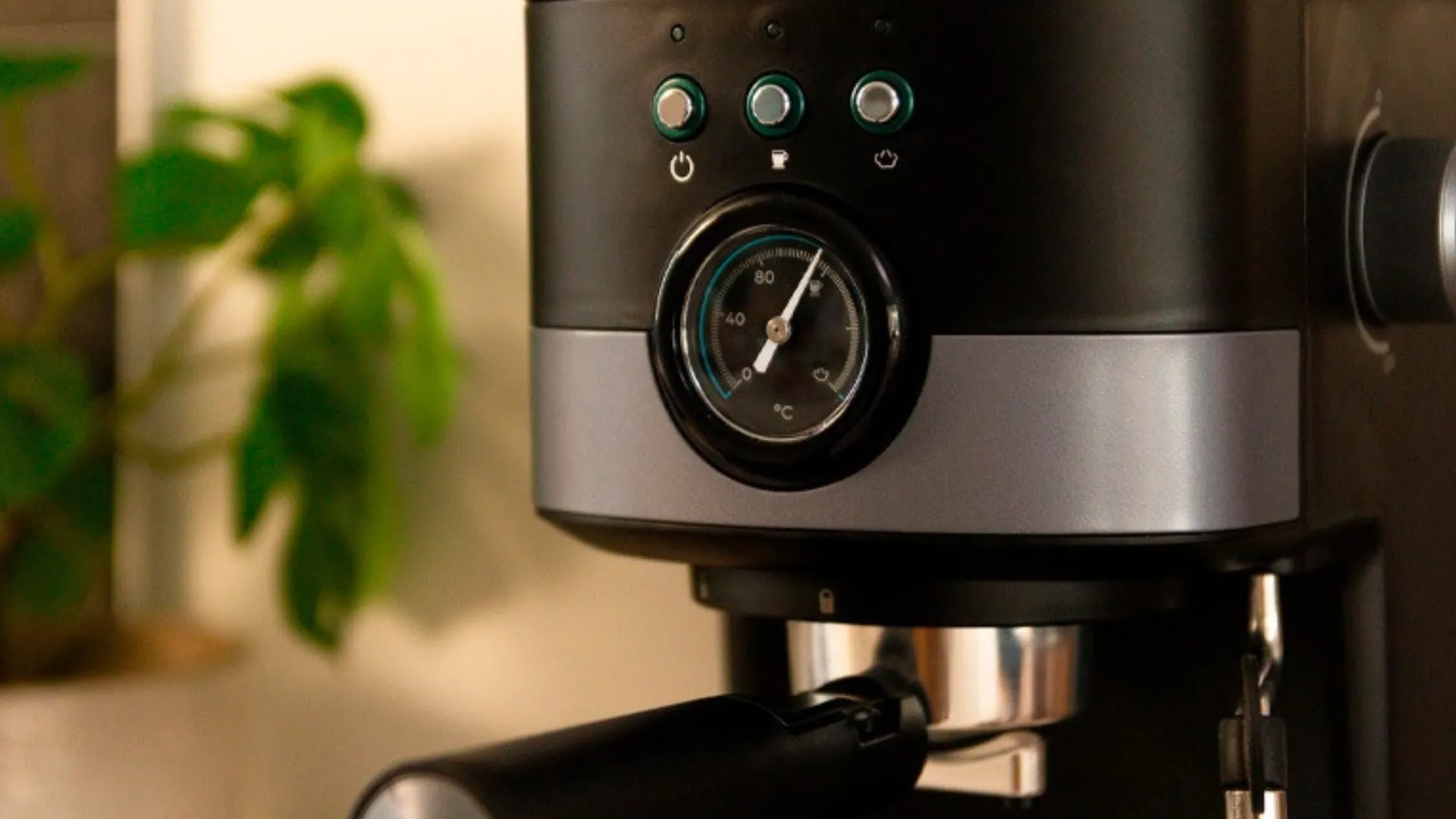 Кавомашина ріжкова Cecotec Power Espresso 20 Pecan Pro (Black)