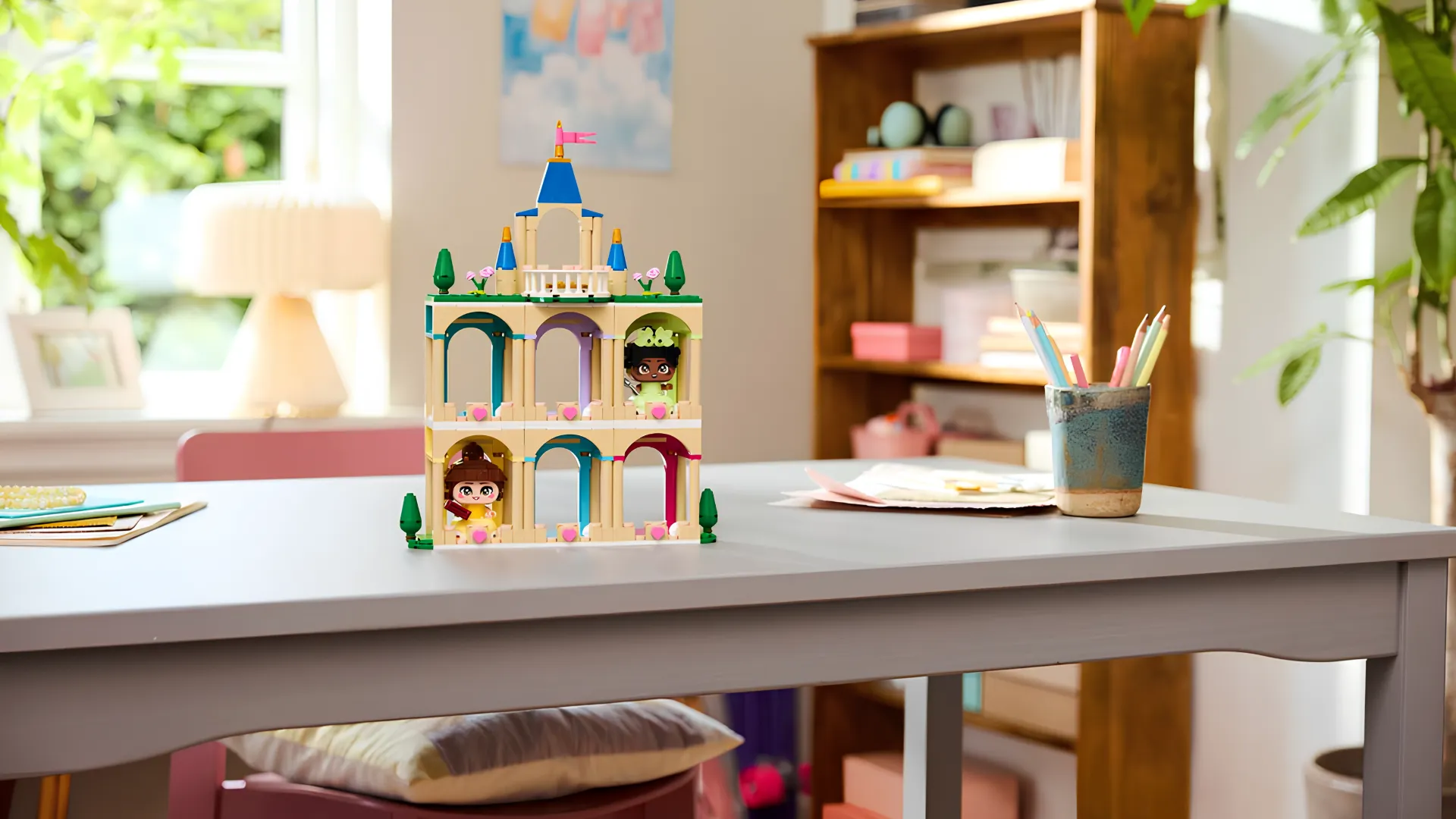 Конструктор LEGO Disney Мініпринцеси Бель і Тіана з замком (43291)