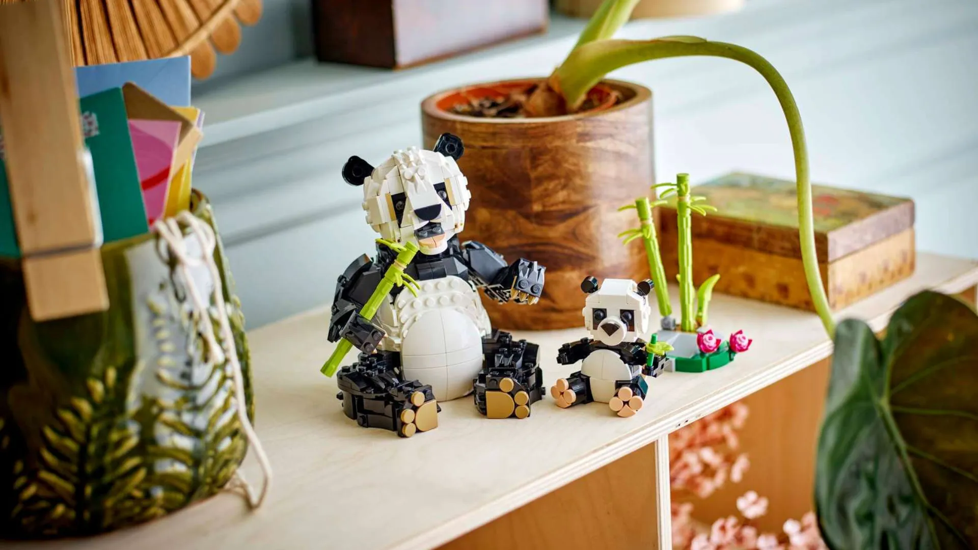 Конструктор LEGO Creator Дикі тварини: пандові (31165)