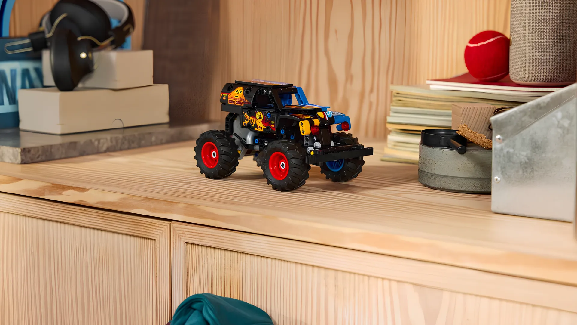 Конструктор LEGO Technic Monster Jam Grave Digger Вогонь і лід (42219)