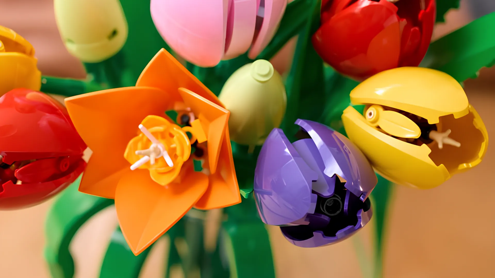 Конструктор LEGO Botanicals Букет тюльпанів (11501)