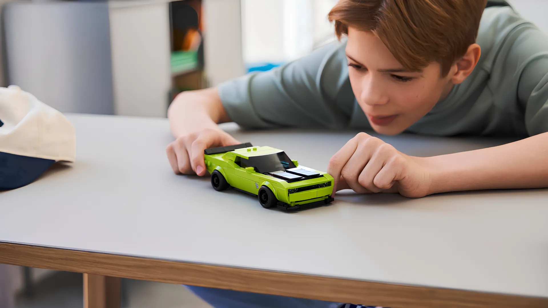 Конструктор LEGO Speed Champions Спортивный автомобиль Dodge Challenger SRT Hellcat (77237)