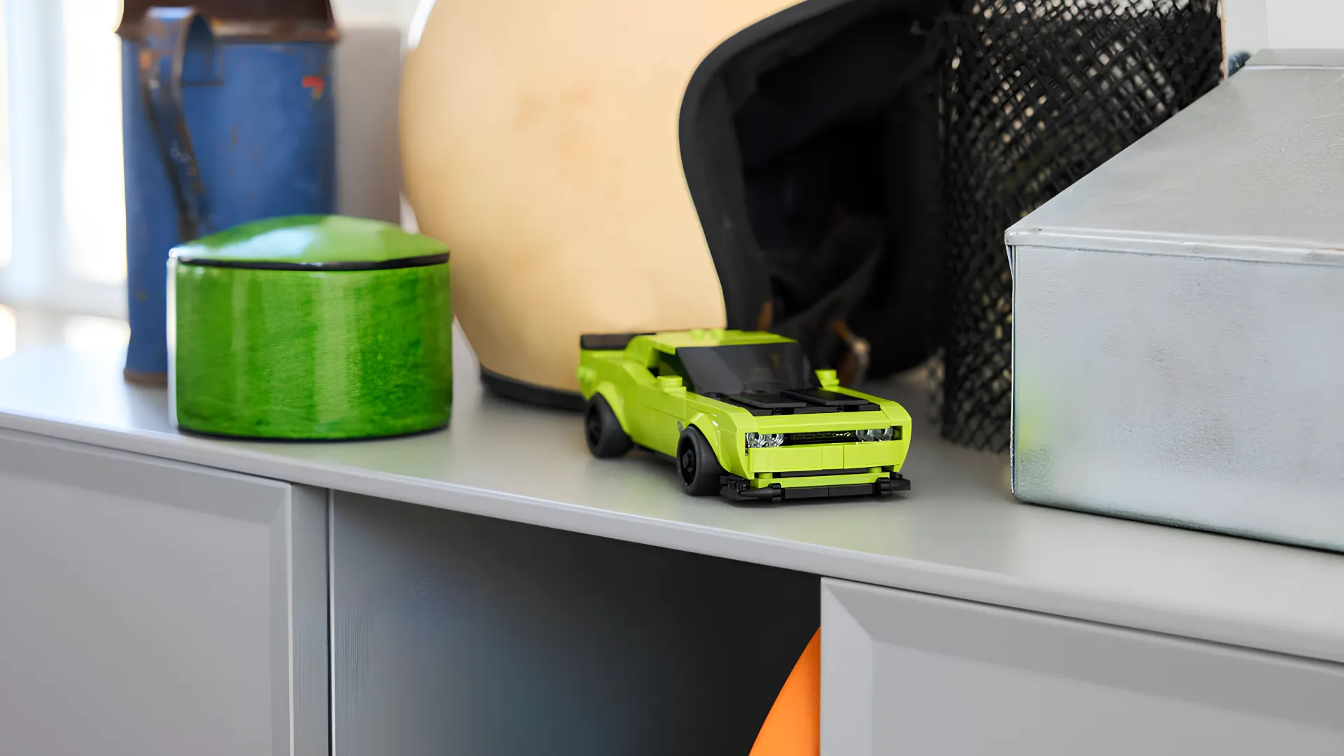 Конструктор LEGO Speed Champions Спортивный автомобиль Dodge Challenger SRT Hellcat (77237)