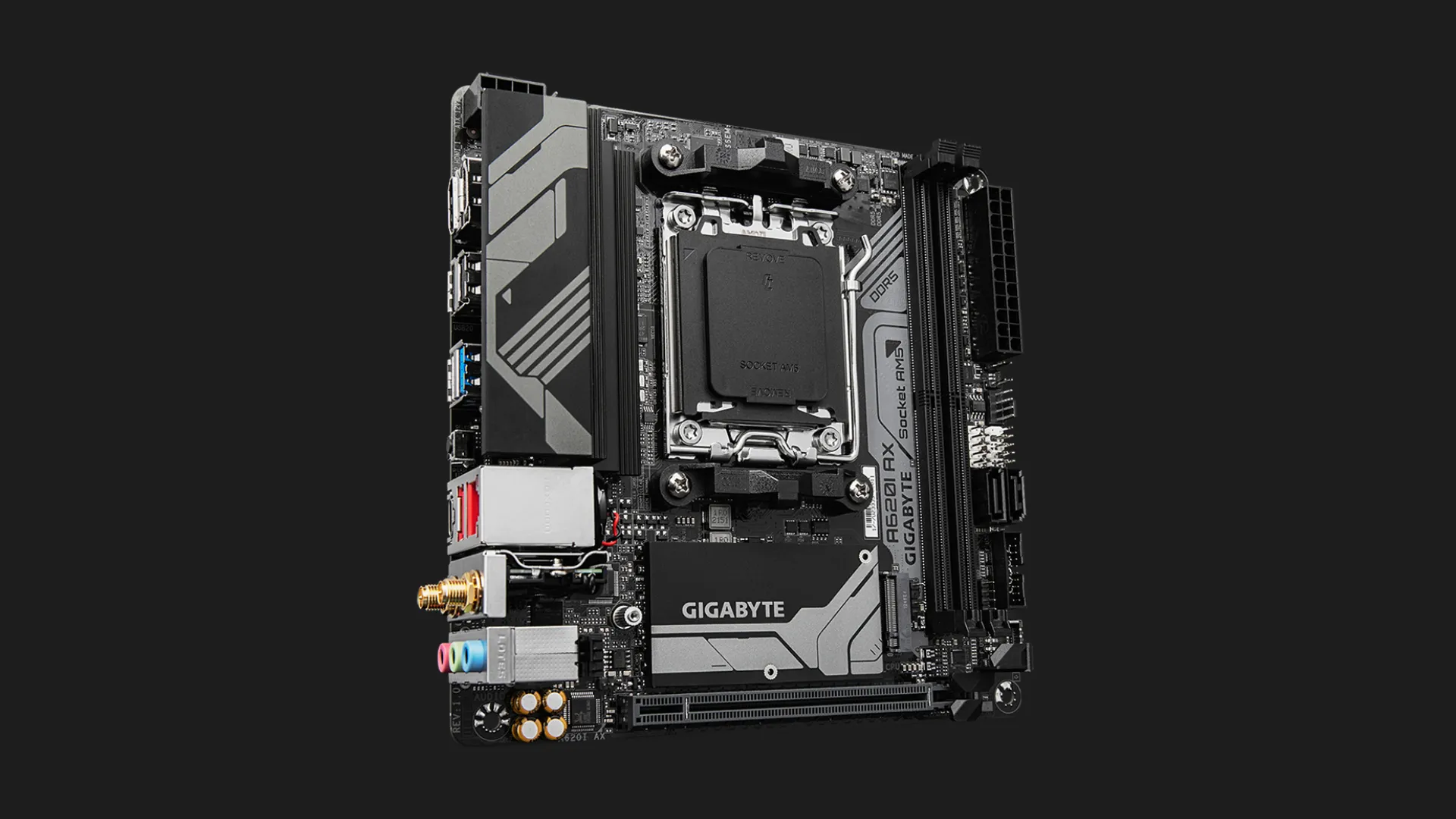 Материнська плата GIGABYTE A620I AX (A620I AX)