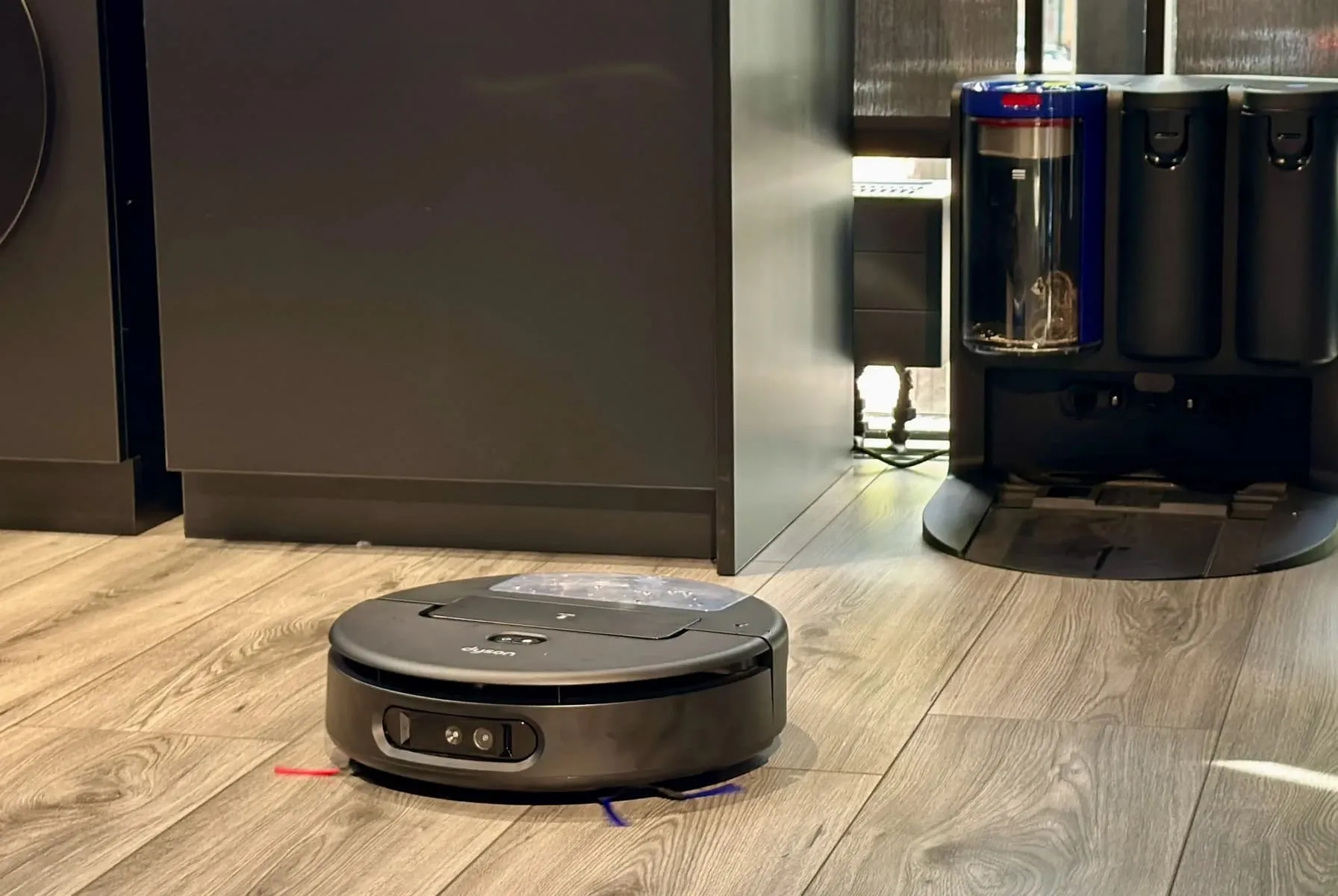 Робот-пилосос Dyson випереджає час своїми технологіями