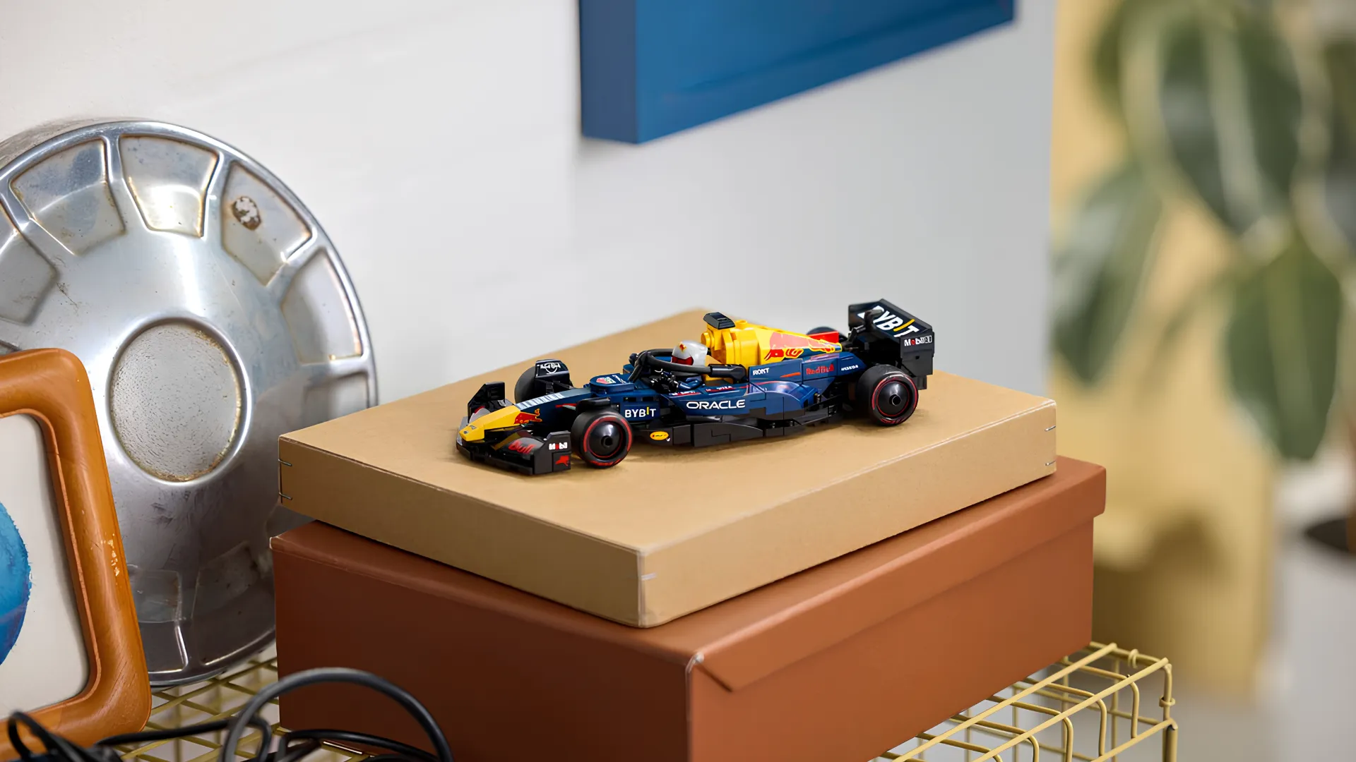 Конструктор LEGO Speed Champions Гоночный автомобиль F1 Oracle Red Bull Racing RB20 (77243)