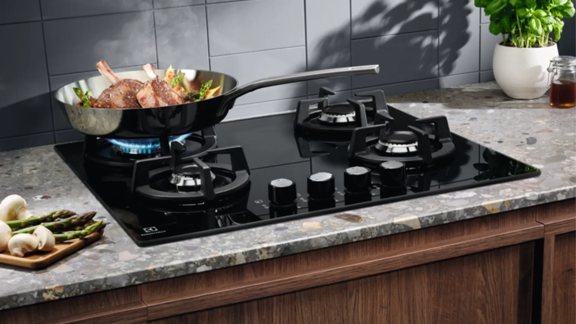 Варильна поверхня Electrolux газова на склі, 60см, чавун (KGG6437K) (Black)