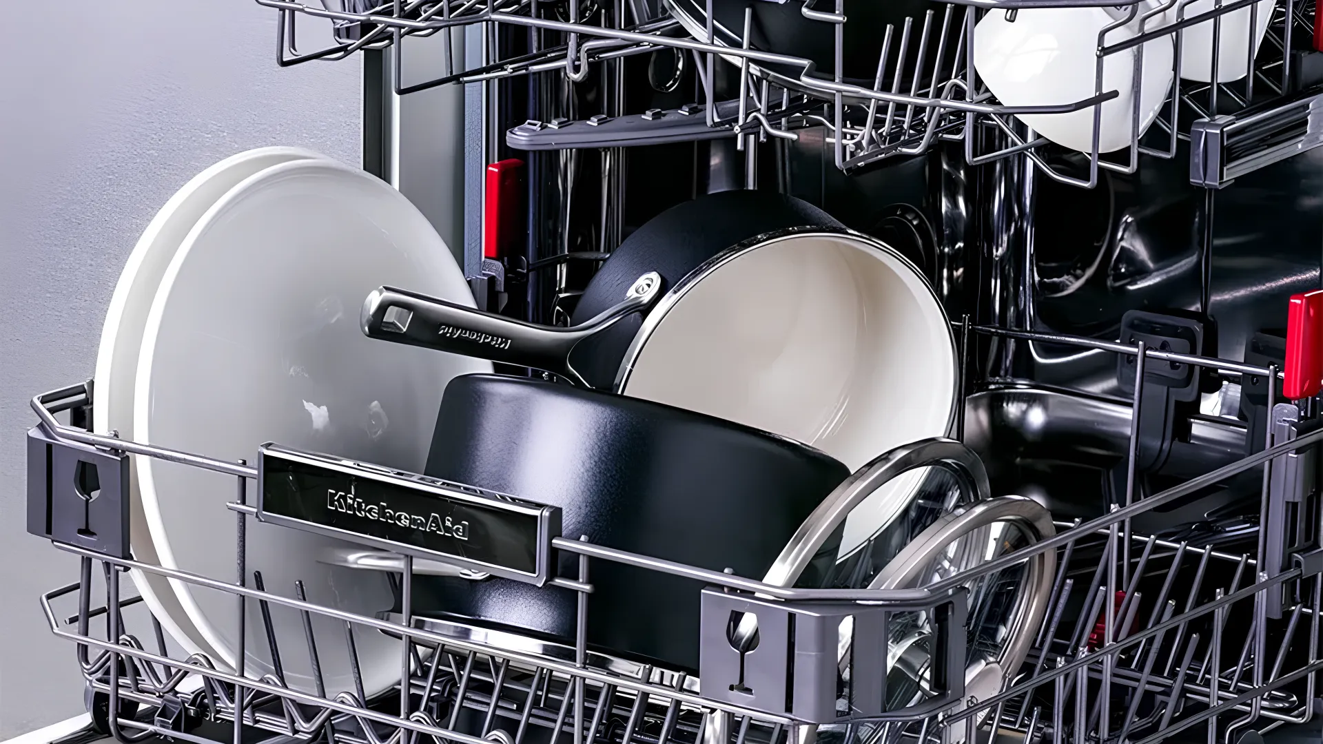 Ковш с крышкой KitchenAid Steel Core 16 см 1.3 л (Matte Black) (CC005997-001)