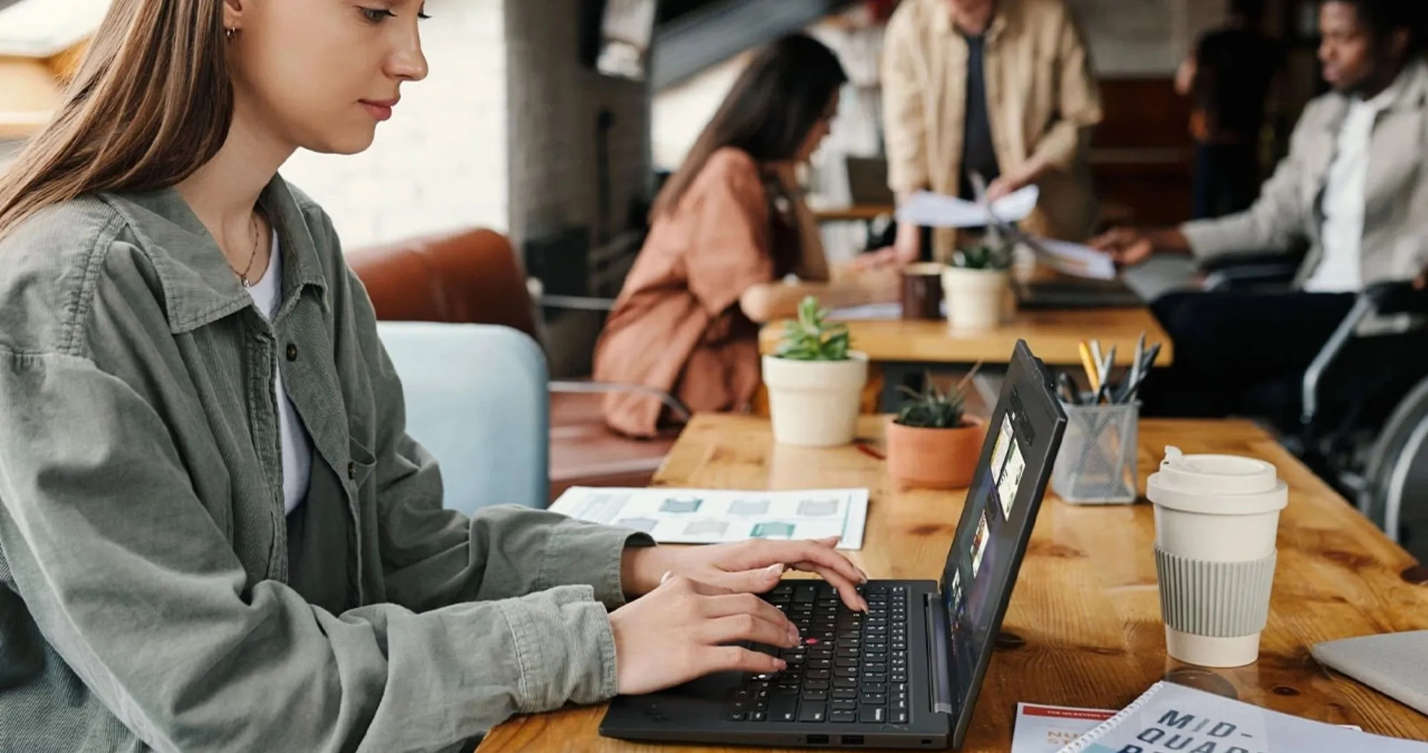 Ноутбук Lenovo ThinkPad T14 G6 14" (Intel Core Ultra 5/32GB/1TB (SSD)/Intel UHD) (21QDS0GS00) (UA)