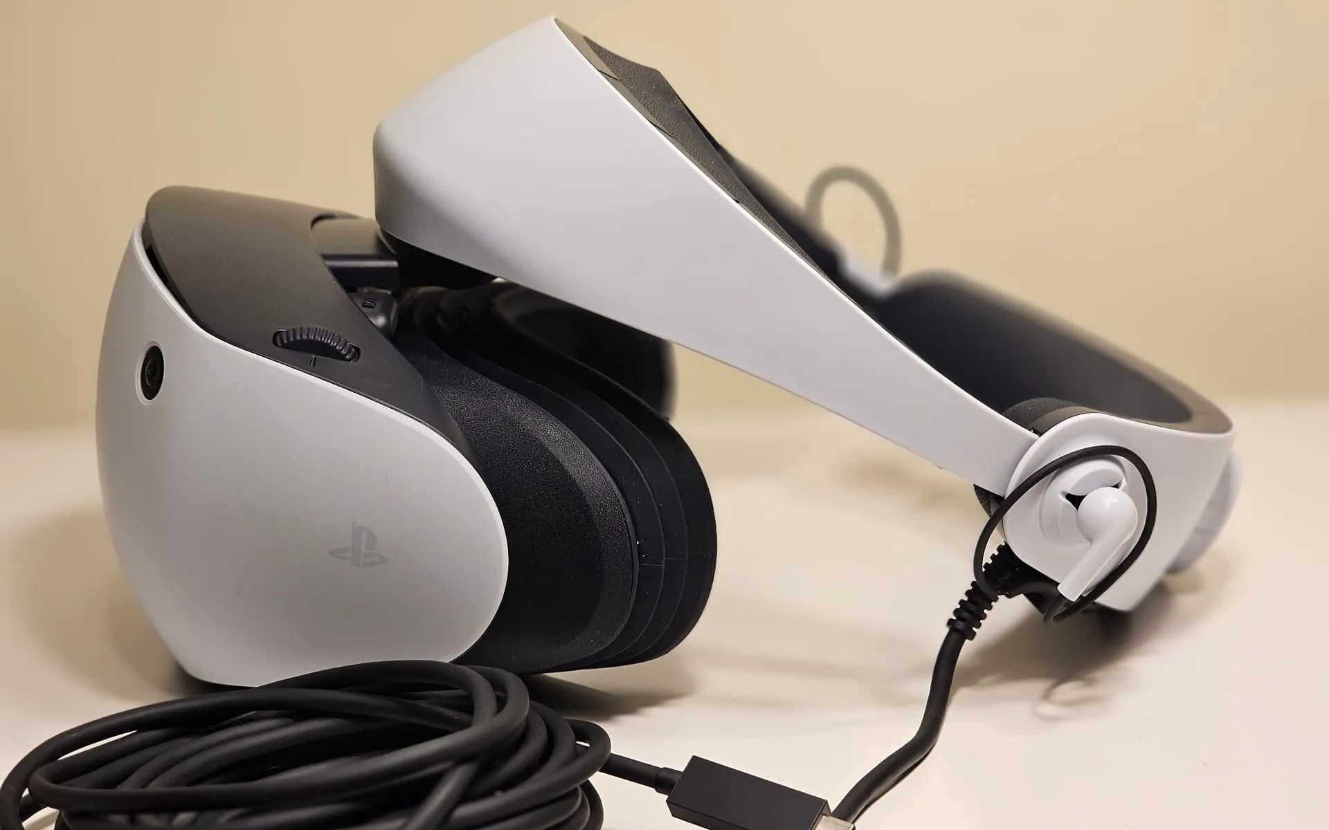 крупний план гарнітури PS VR2